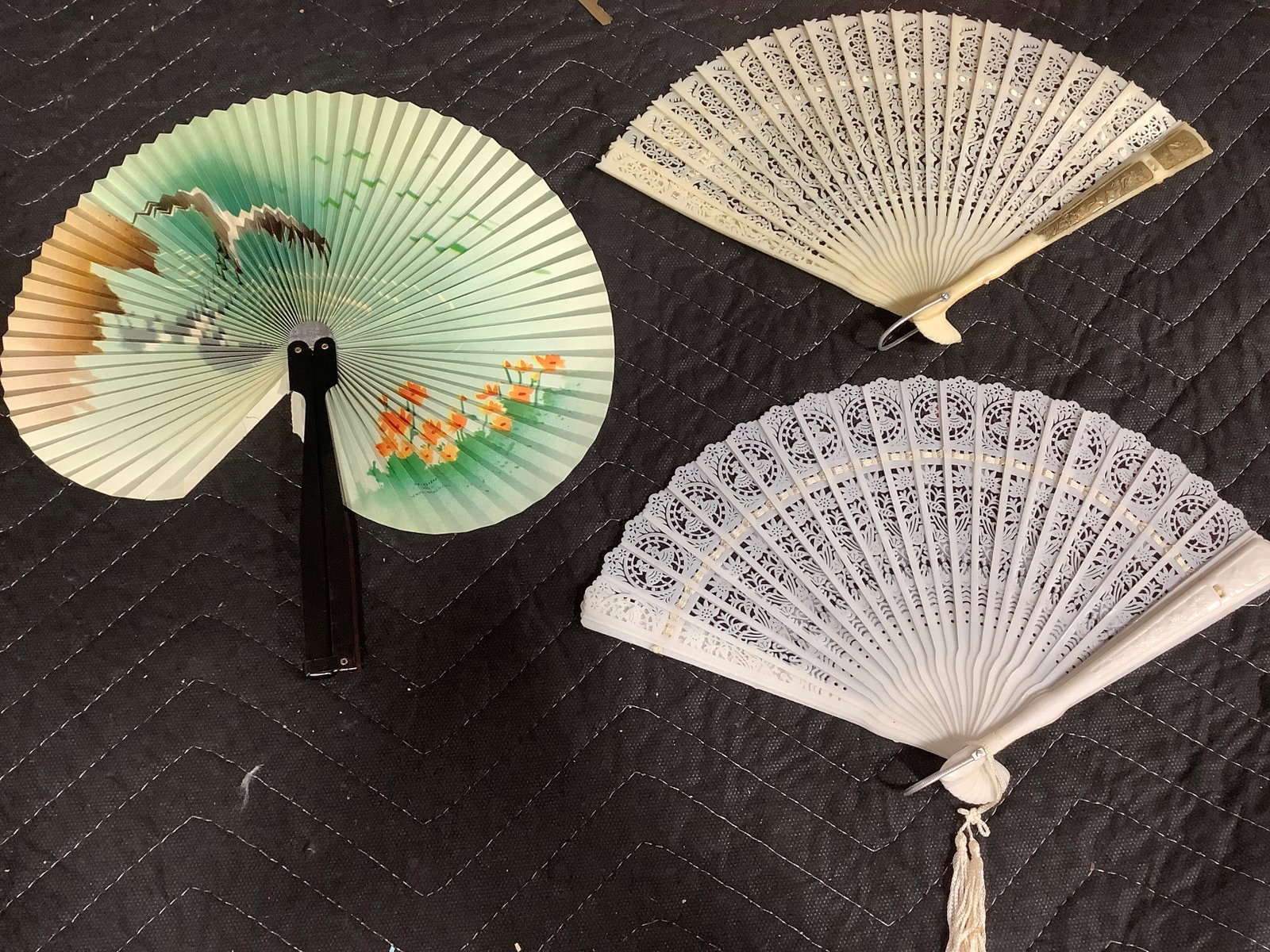 Hand fans(paper one ripped): Hand fans(paper one ripped)