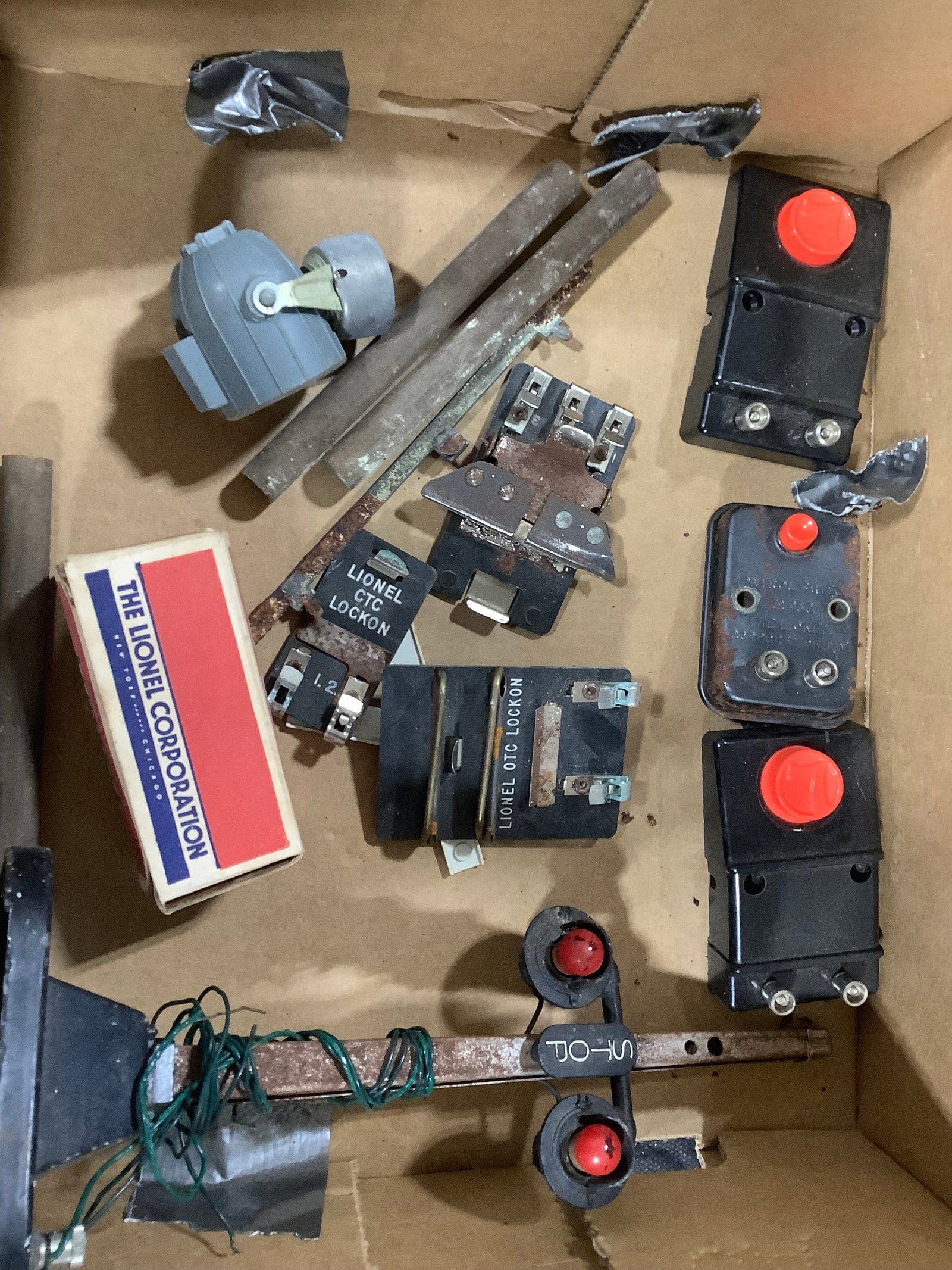 Lionel train accessories (1 of 1)