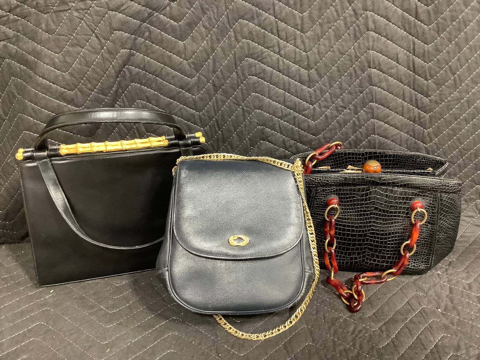 Vintage womens handbags (1 of 1)