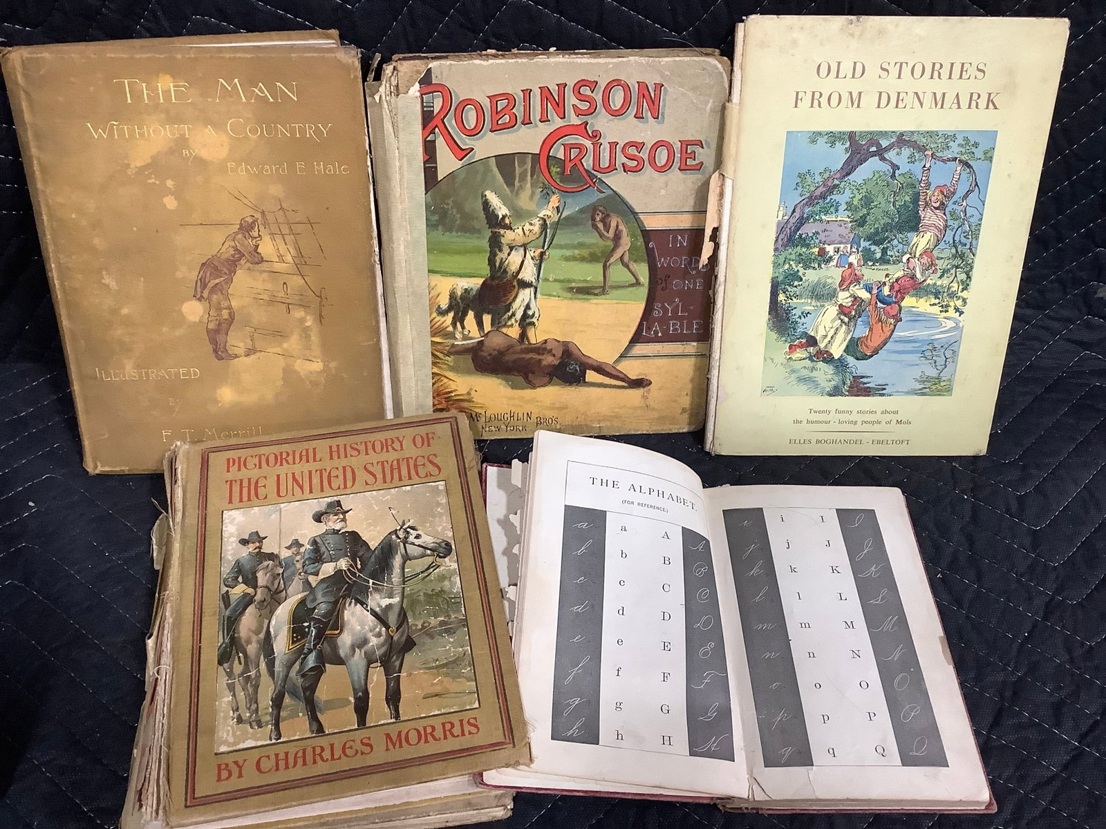 Vintage Books *worn condition*: Vintage Books *worn condition*