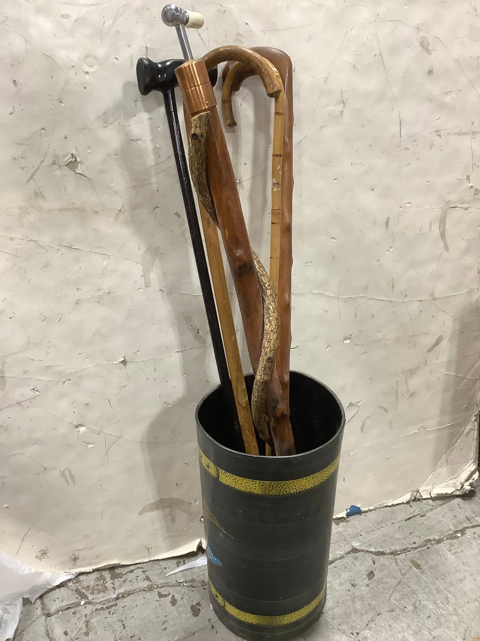 Vintage canes/walking sticks: Vintage canes/walking sticks