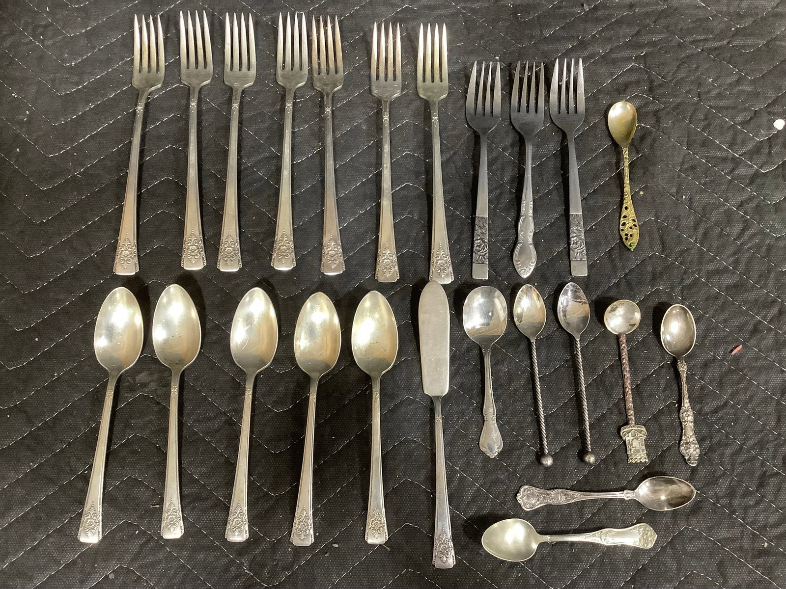 Vintage utensils(Rogers Deluxe Plate, Oneida craft,etc) (1 of 1)