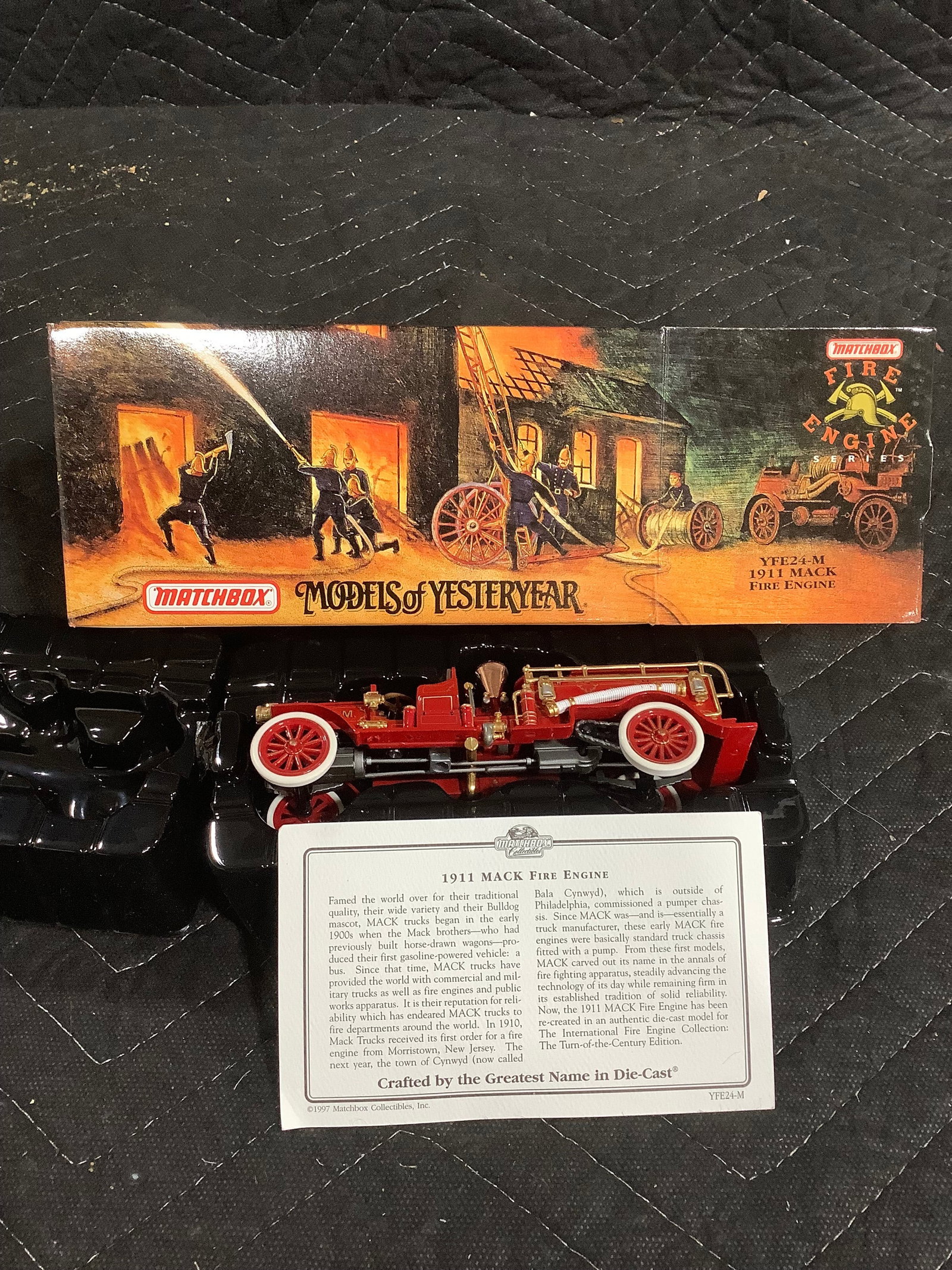 Matchbox Models of Yesteryear YFE24-M 1911 Mack firen engine collectible: Matchbox Models of Yesteryear YFE24-M 1911 Mack firen engine collectible