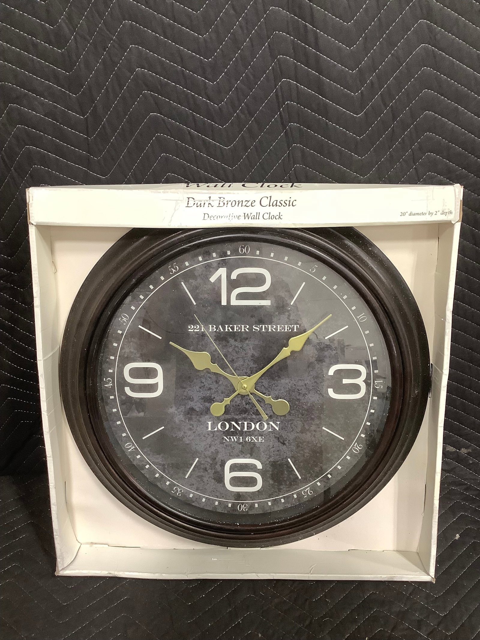Dark Bronze classic decorative wall clock (1 of 1)