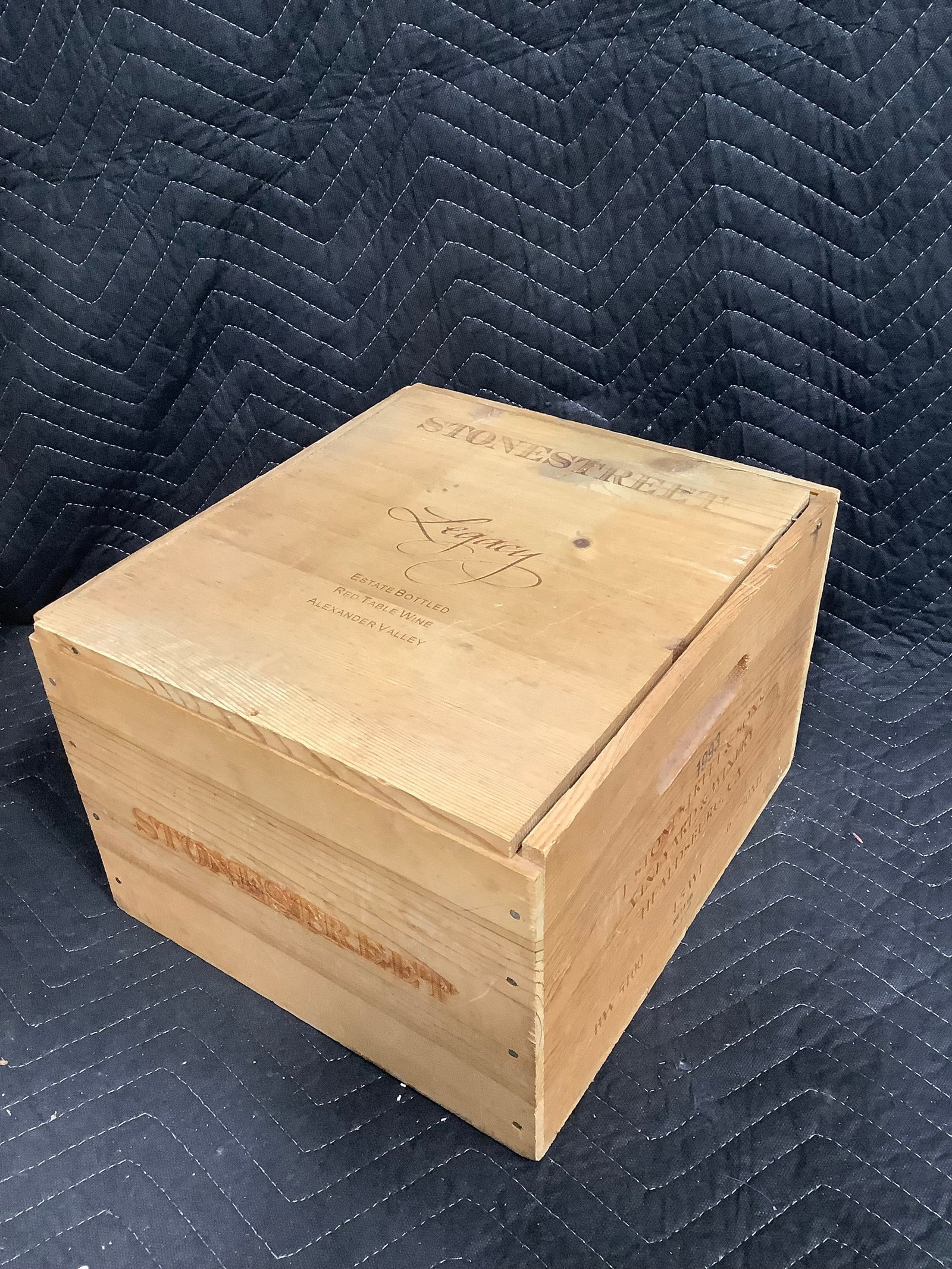 J. Stonestreet & Sons vineyard & winery crate(13inx12inx8.5in)