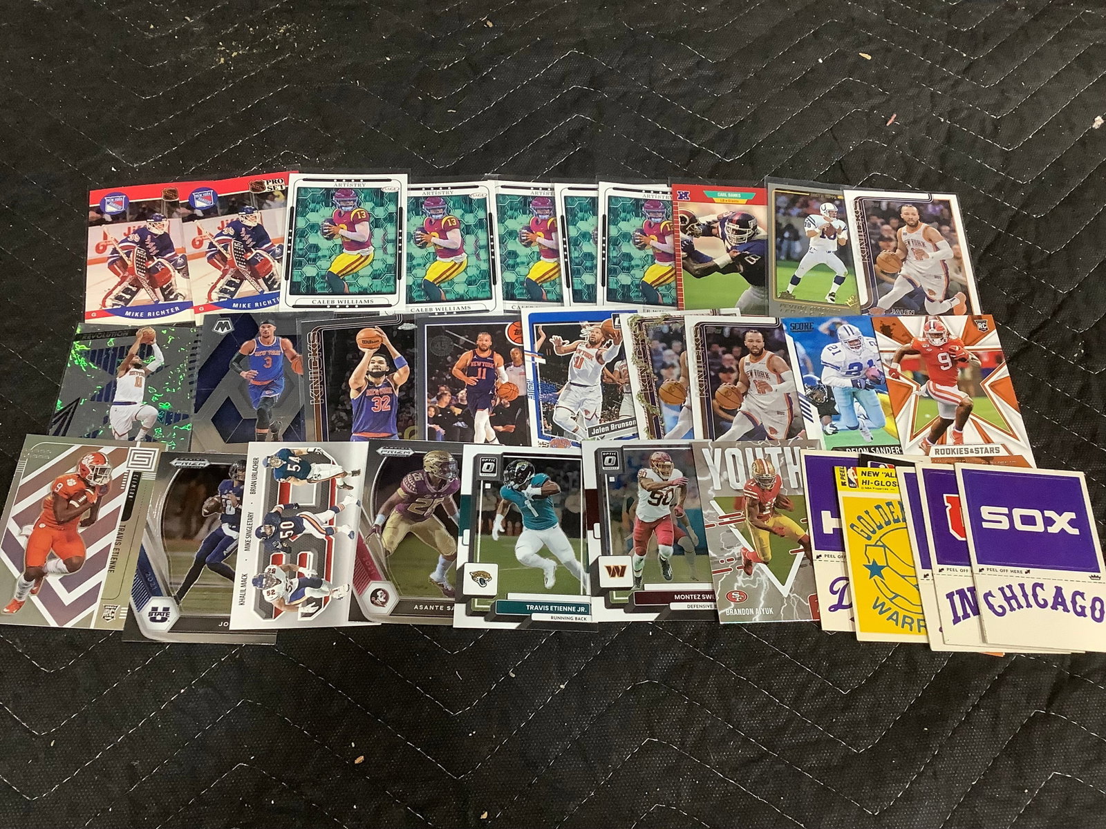 Various collectible sports cards: Various collectible sports cards
