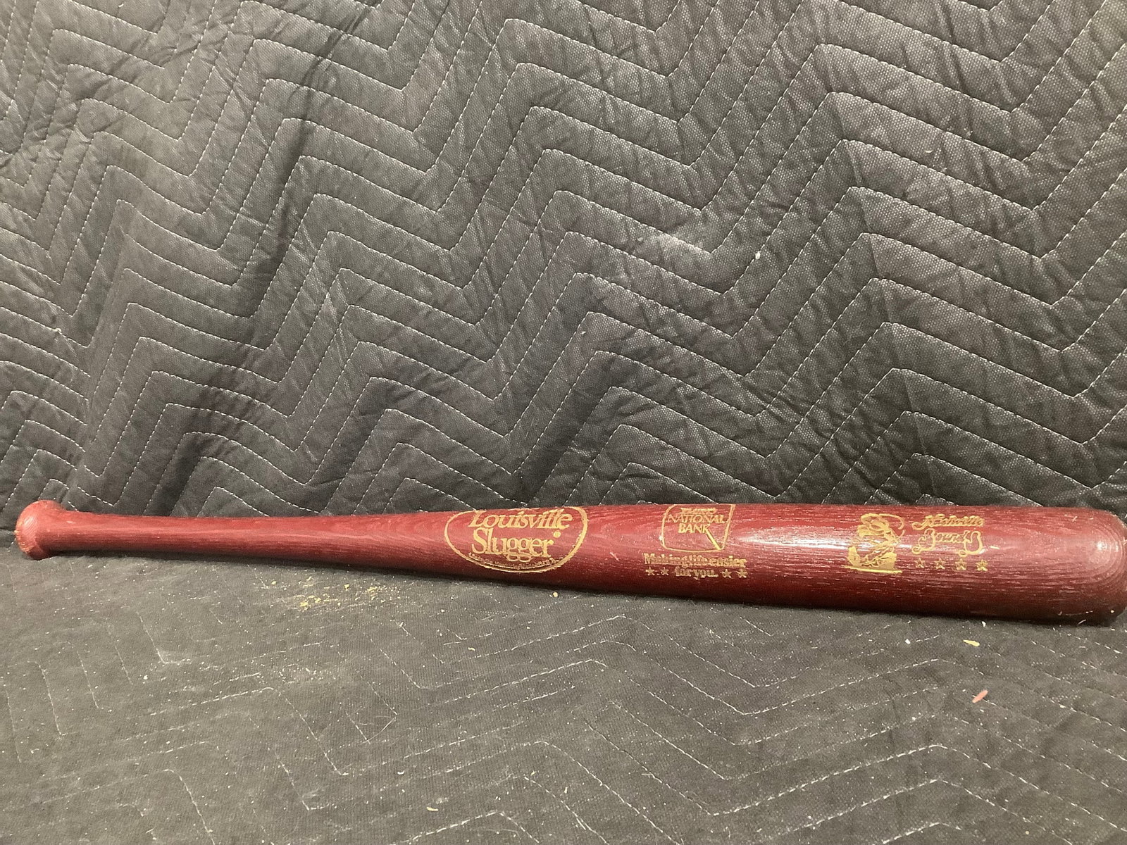 Pro Louisville Slugger Nashville sounds wooden bat(29in long): Pro Louisville Slugger Nashville sounds wooden bat(29in long)