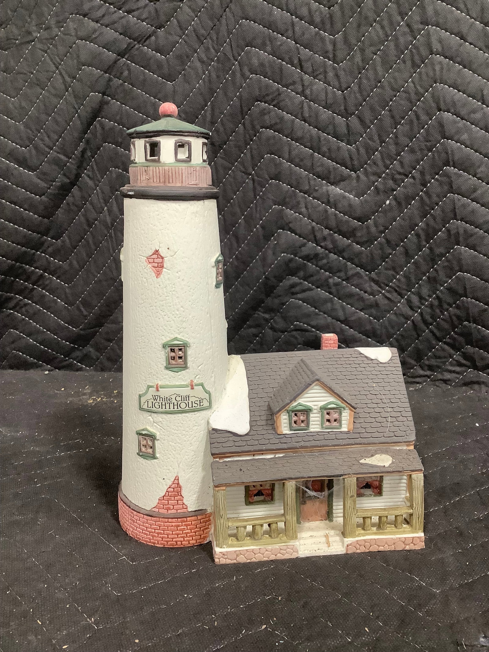 1997 Lemax Plymouth Corners White Cliff Lighthouse building(10in tall) (1 of 1)