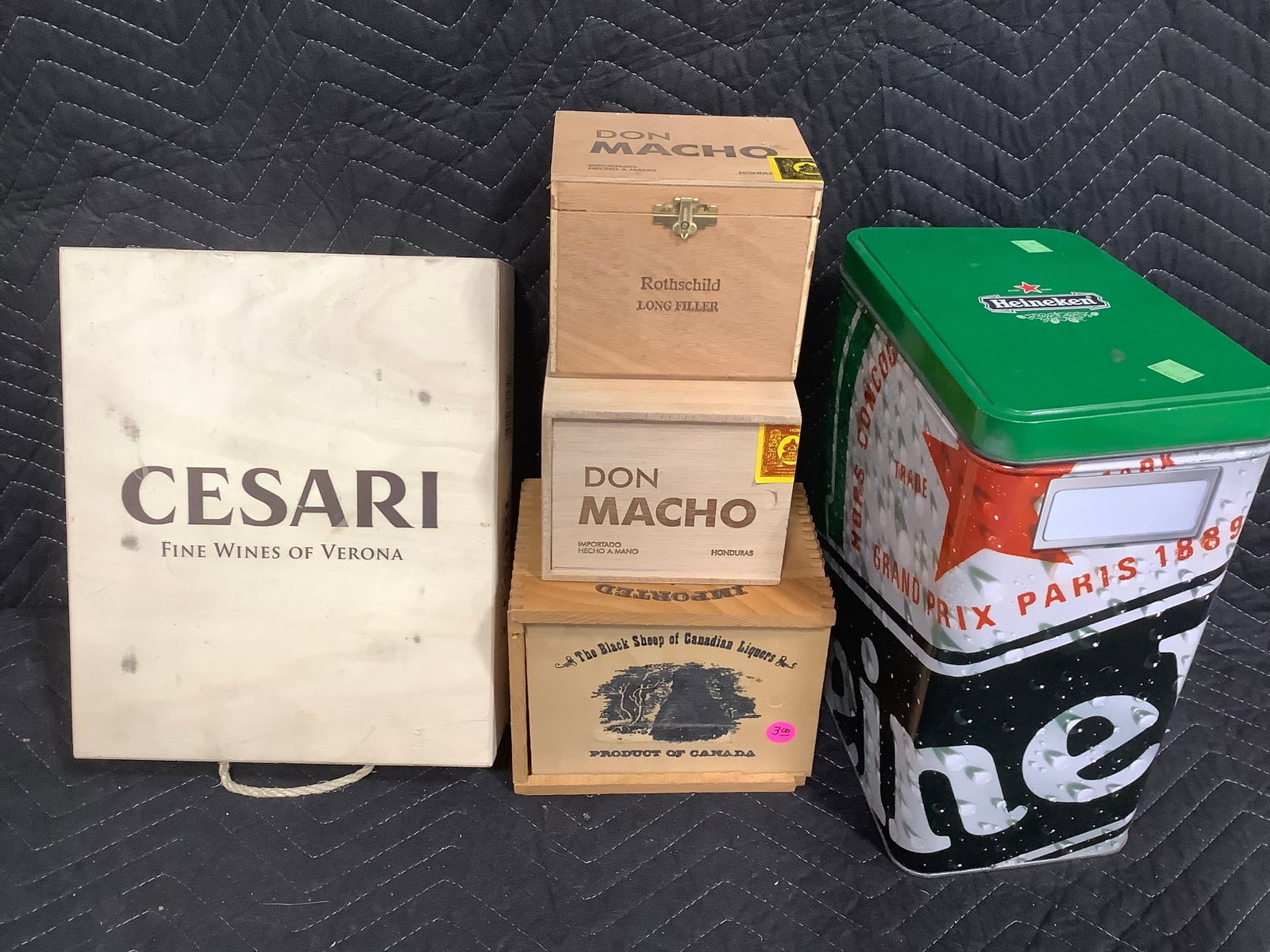 Vintage cigar/wine boxes(one damaged) amd Heineken metal tin with lid: Vintage cigar/wine boxes(one damaged) amd Heineken metal tin with lid