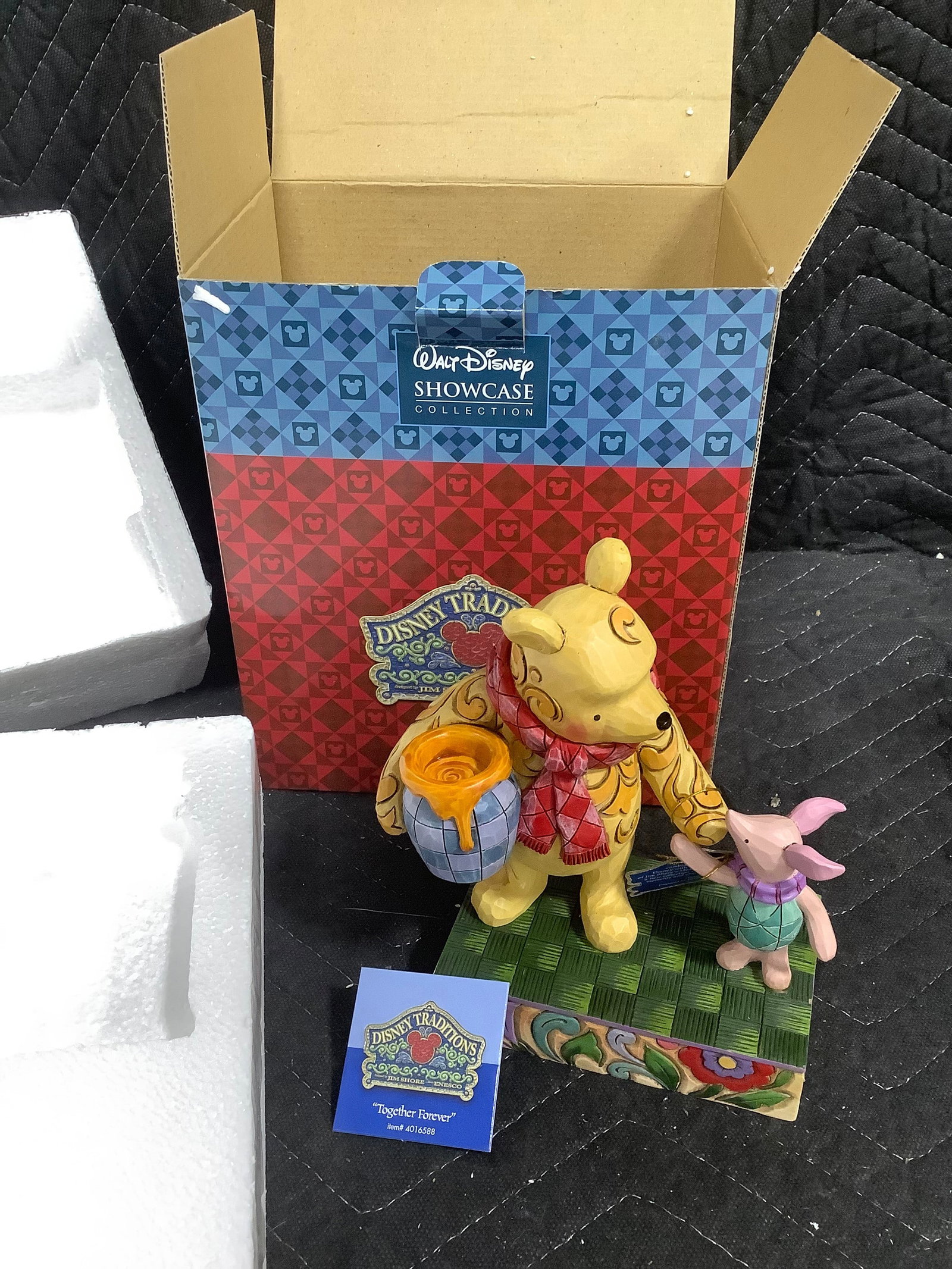 Disney Traditions Classic Pooh and Piglet Together Forever Collectible(6.5in tall): Disney Traditions Classic Pooh and Piglet Together Forever Collectible(6.5in tall)