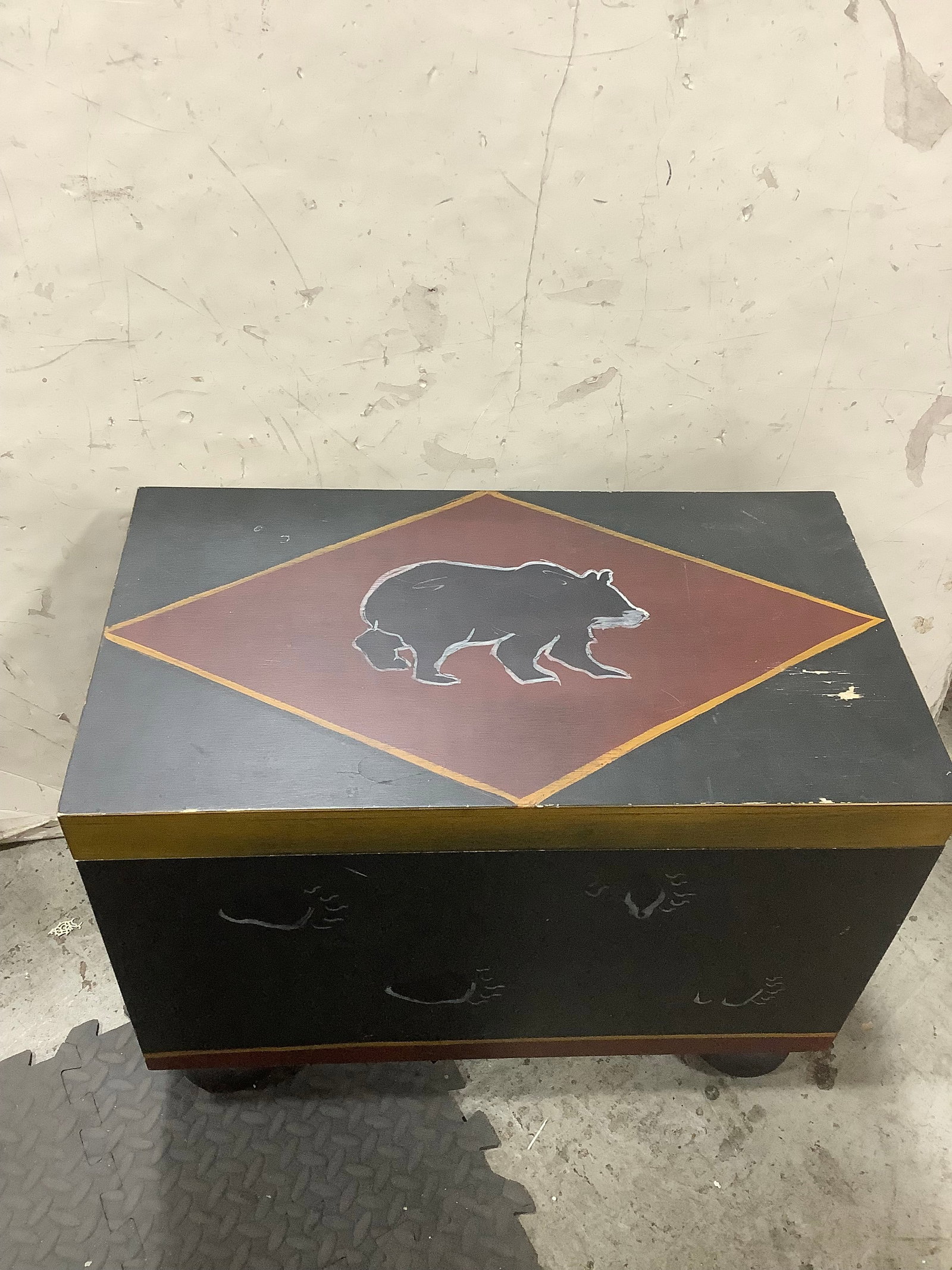 Wooden storage chest(24inx13.5inx18.5in) (1 of 1)