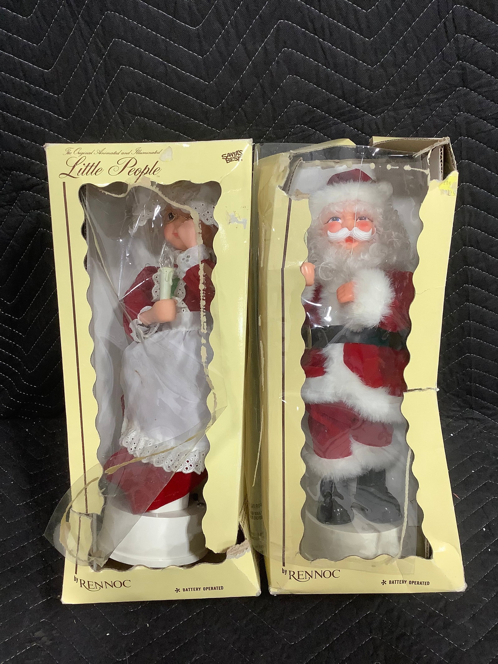 Rennoc battery powered Mr. and Mrs. Claus collectibles: Rennoc battery powered Mr. and Mrs. Claus collectibles