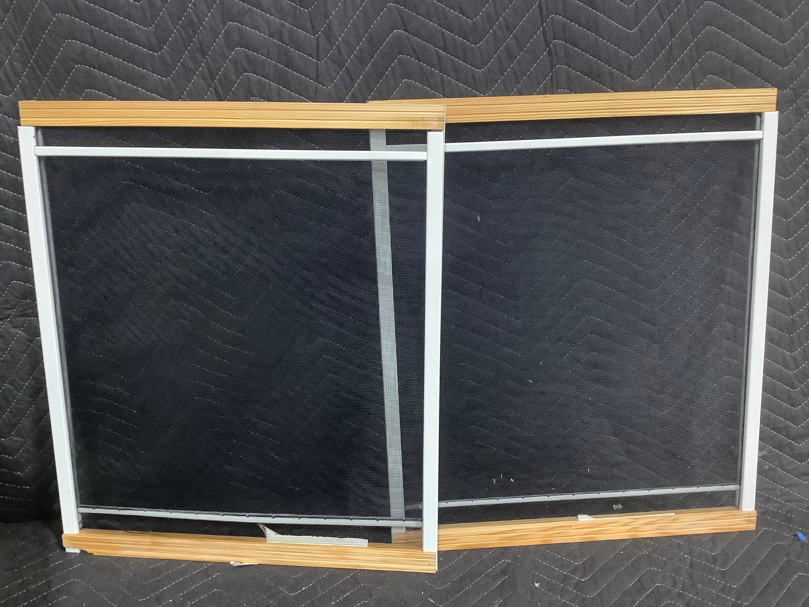 Expanding window screens (1 of 1)