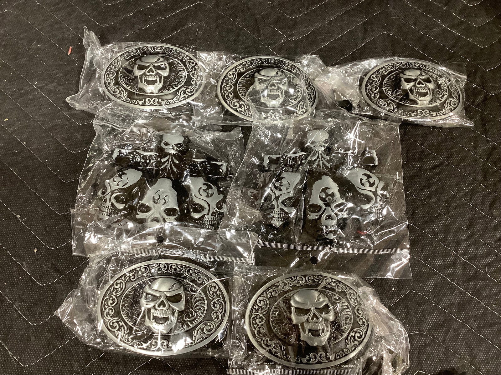 Lot of skull belt buckles*new*