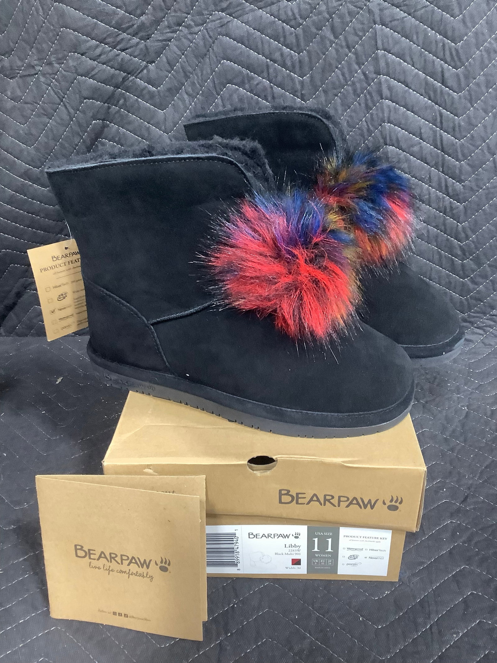 Bearpaw Boots (Size: 11) *new with box and tag*: Bearpaw Boots (Size: 11) *new with box and tag*