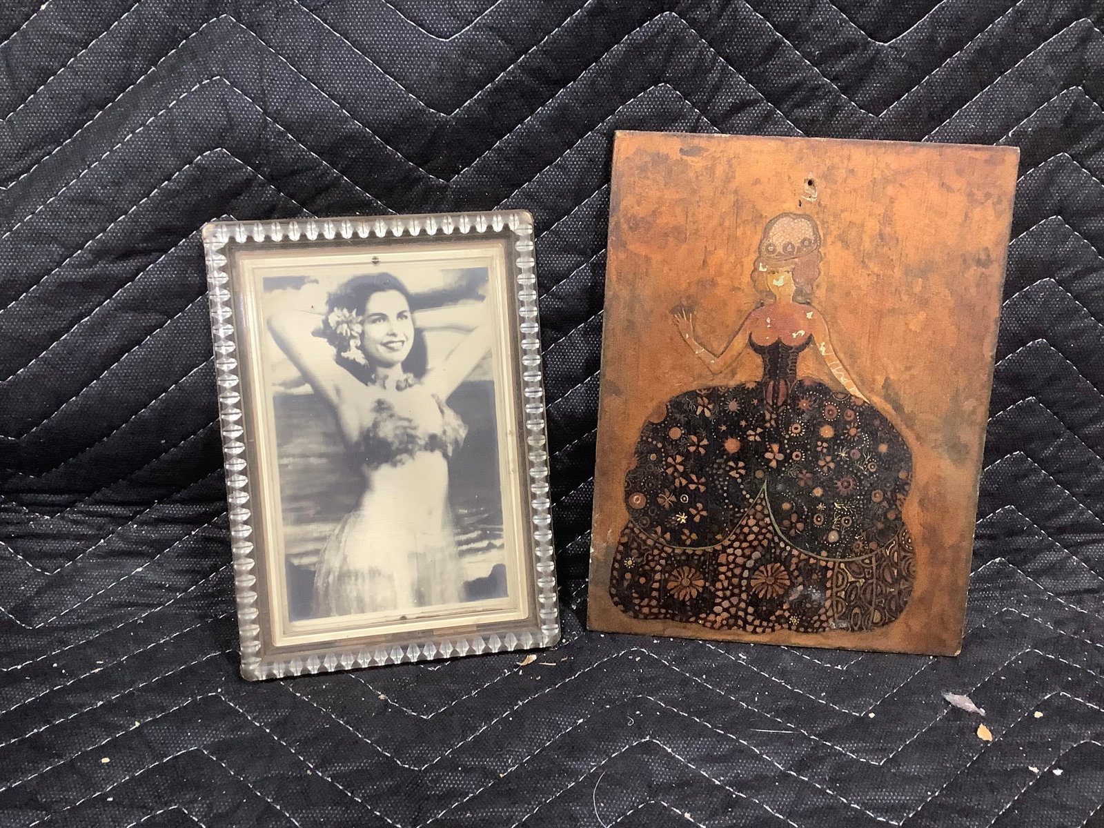 LAMAC photo move vintage lenticular framed hula dancer photographic print(5inx7in) and wooden plaque: LAMAC photo move vintage lenticular framed hula dancer photographic print(5inx7in) and wooden plaque with folk art