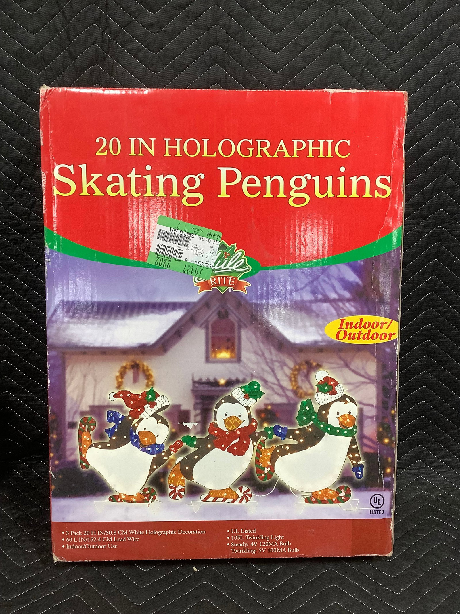 20in holographic skating penguins: 20in holographic skating penguins