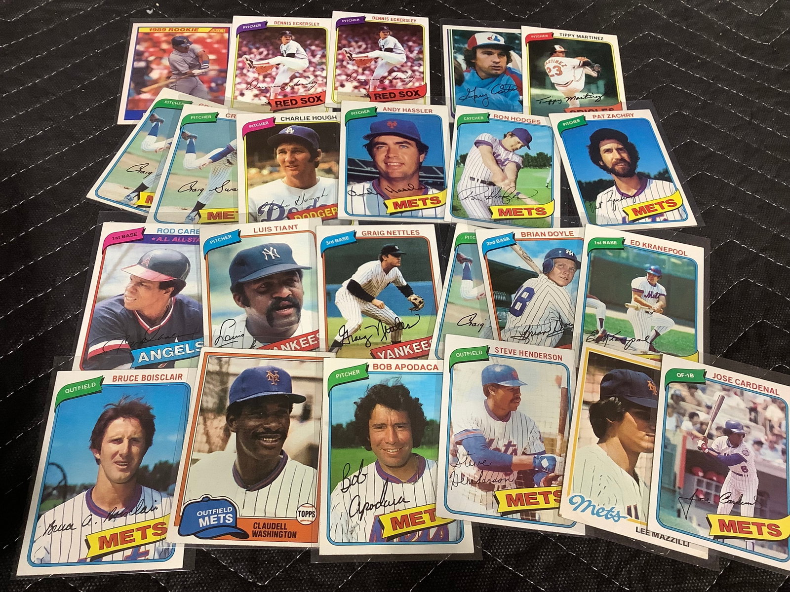 Various baseball cards: Various baseball cards