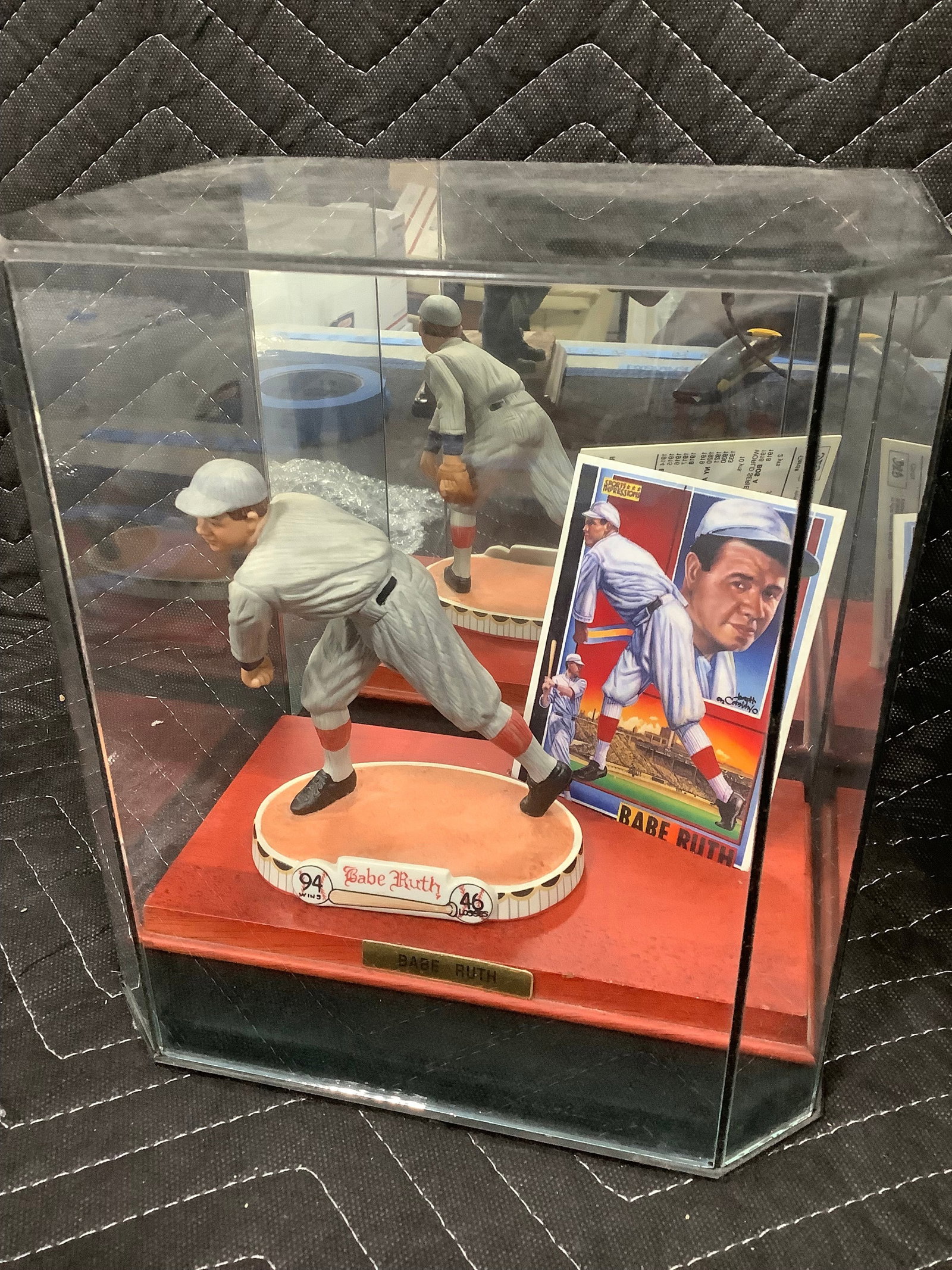 Babe Ruth Baseball Legends Figure in Case (9inx8inx6in): Babe Ruth Baseball Legends Figure in Case (9inx8inx6in)