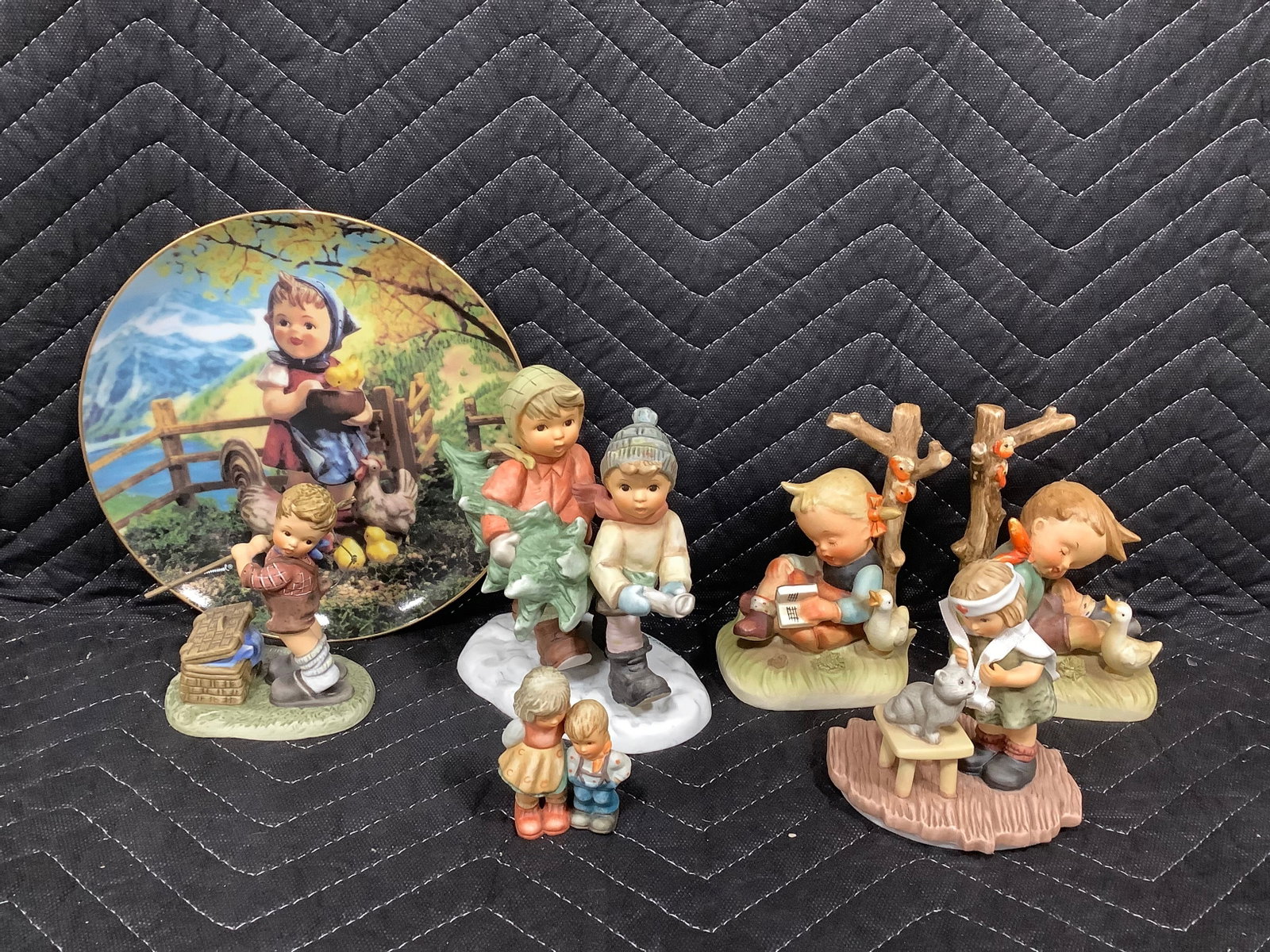 Goebel statues and Goebel plate(tallest 6.5in) (1 of 1)