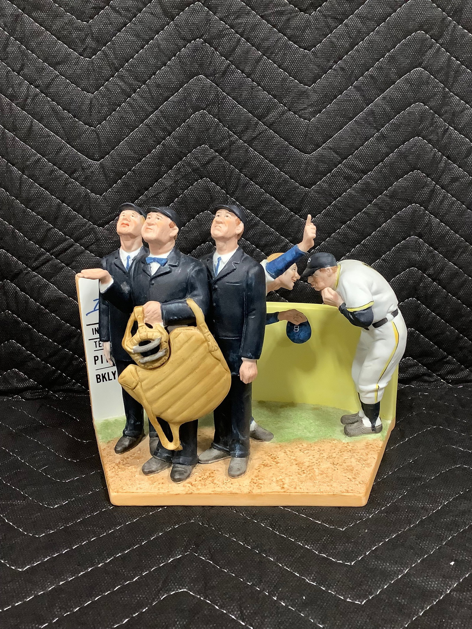 Norman Rockwell limited edition Saturday Evening Post Illustration statue(7.5in tall): Norman Rockwell limited edition Saturday Evening Post Illustration statue(7.5in tall)