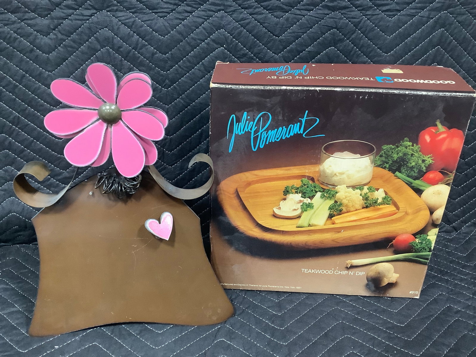 Goodwood Teakwood Chip N' Dip Set, and Metal Flower Decor (14in Tall): Goodwood Teakwood Chip N' Dip Set, and Metal Flower Decor (14in Tall)