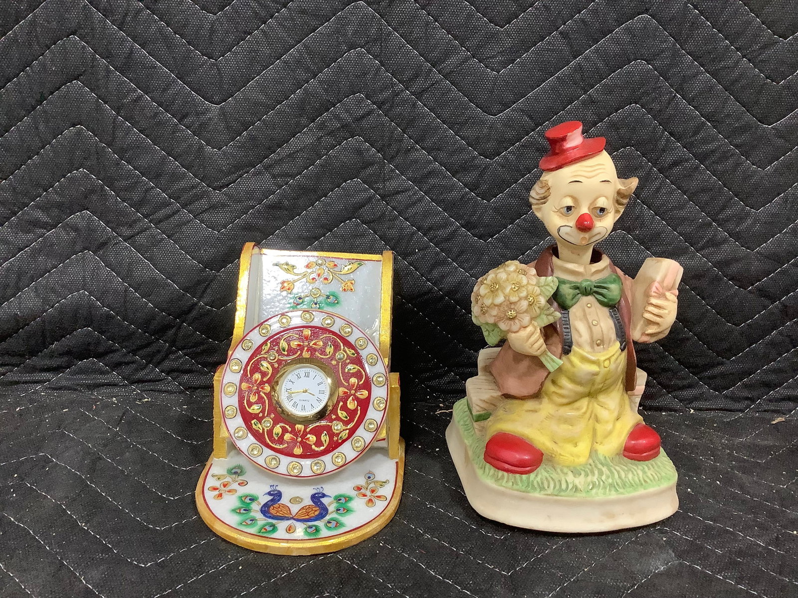 Clown statue and clock phone stand(8in tallest): Clown statue and clock phone stand(8in tallest)