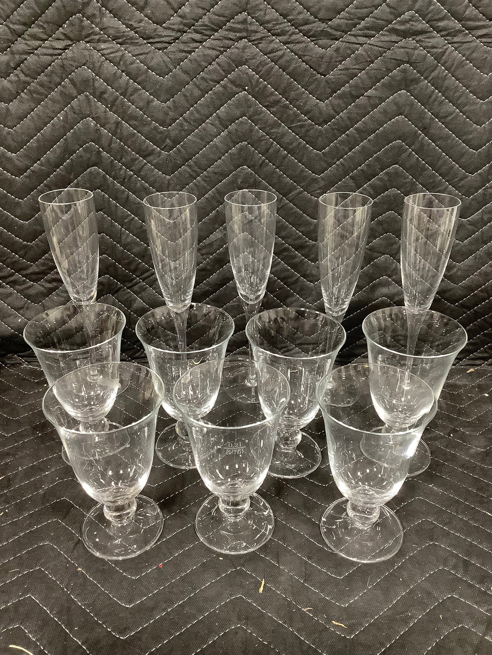 Drinking glasses(tallest 9.5in): Drinking glasses(tallest 9.5in)