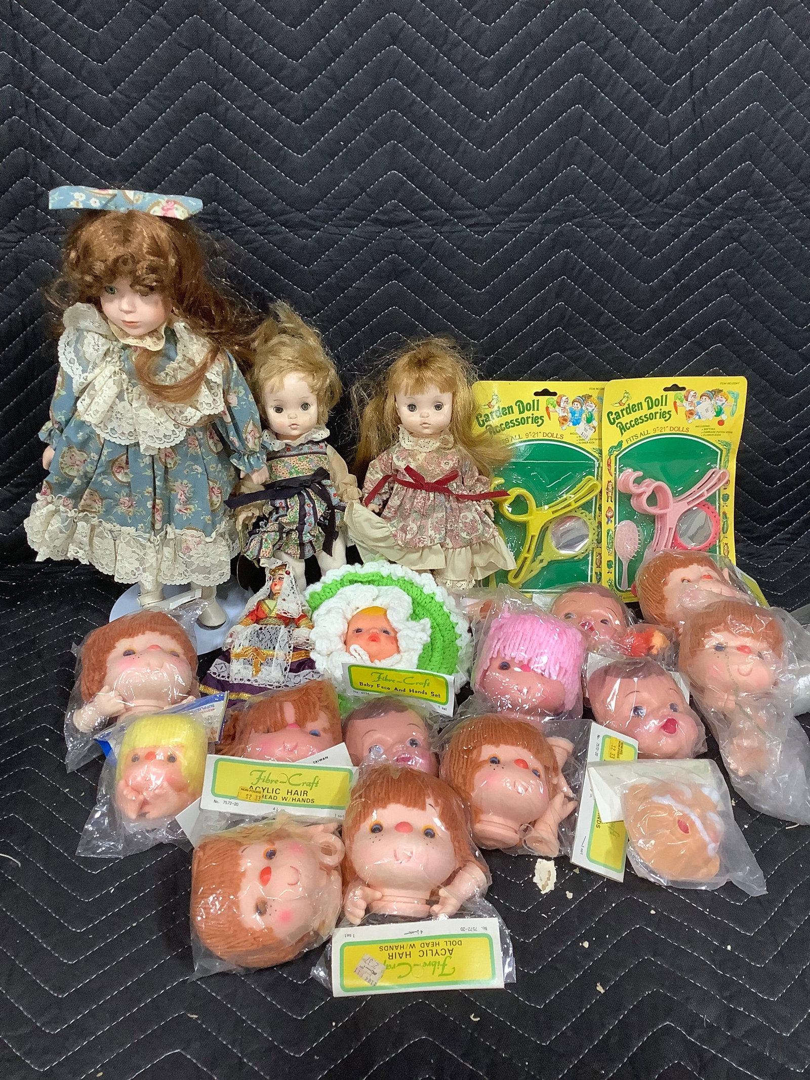 Vintage dolls/doll accessories (1 of 1)