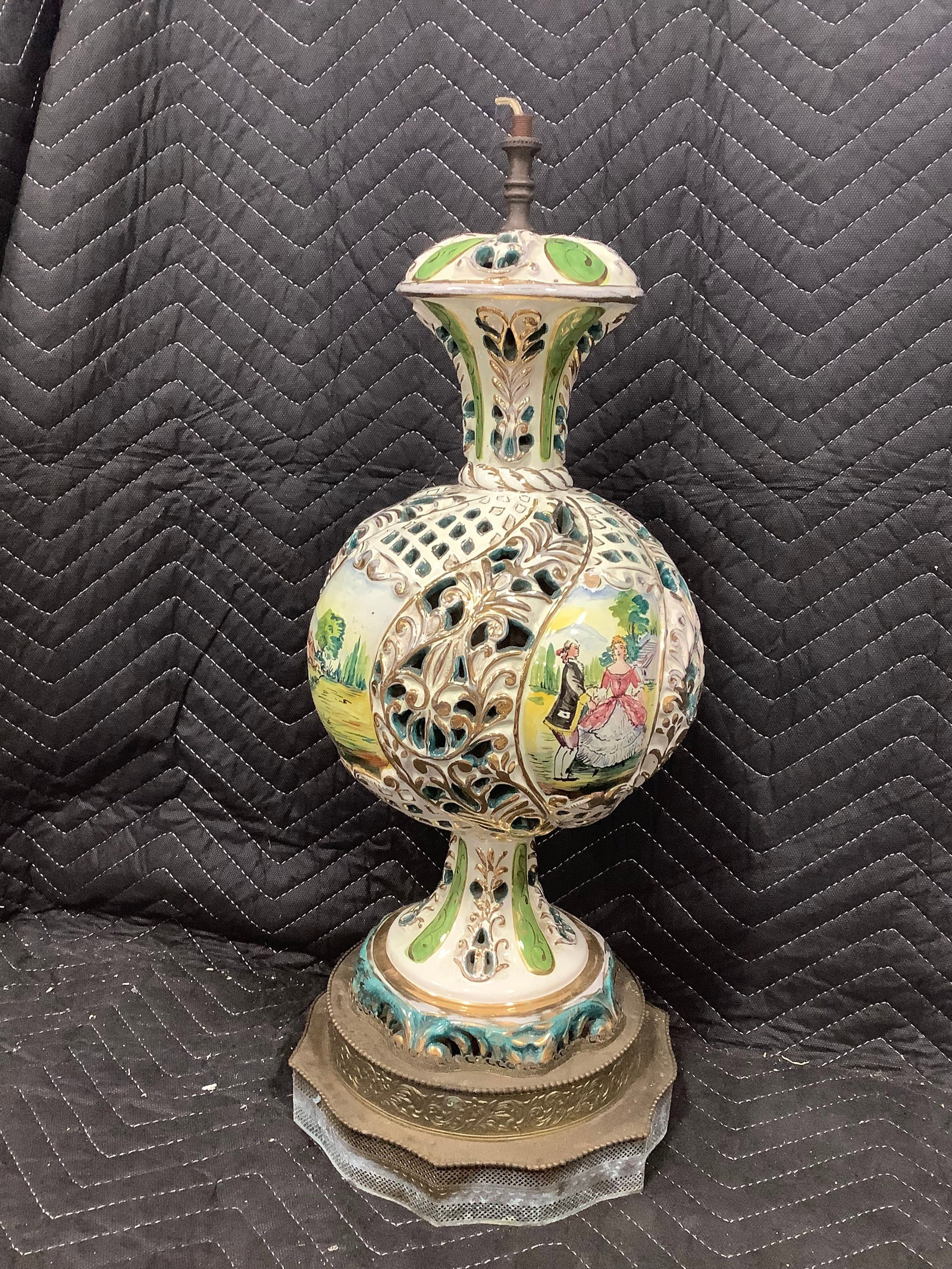 Capodimonte porcelain table lamp(22in tall) (1 of 1)