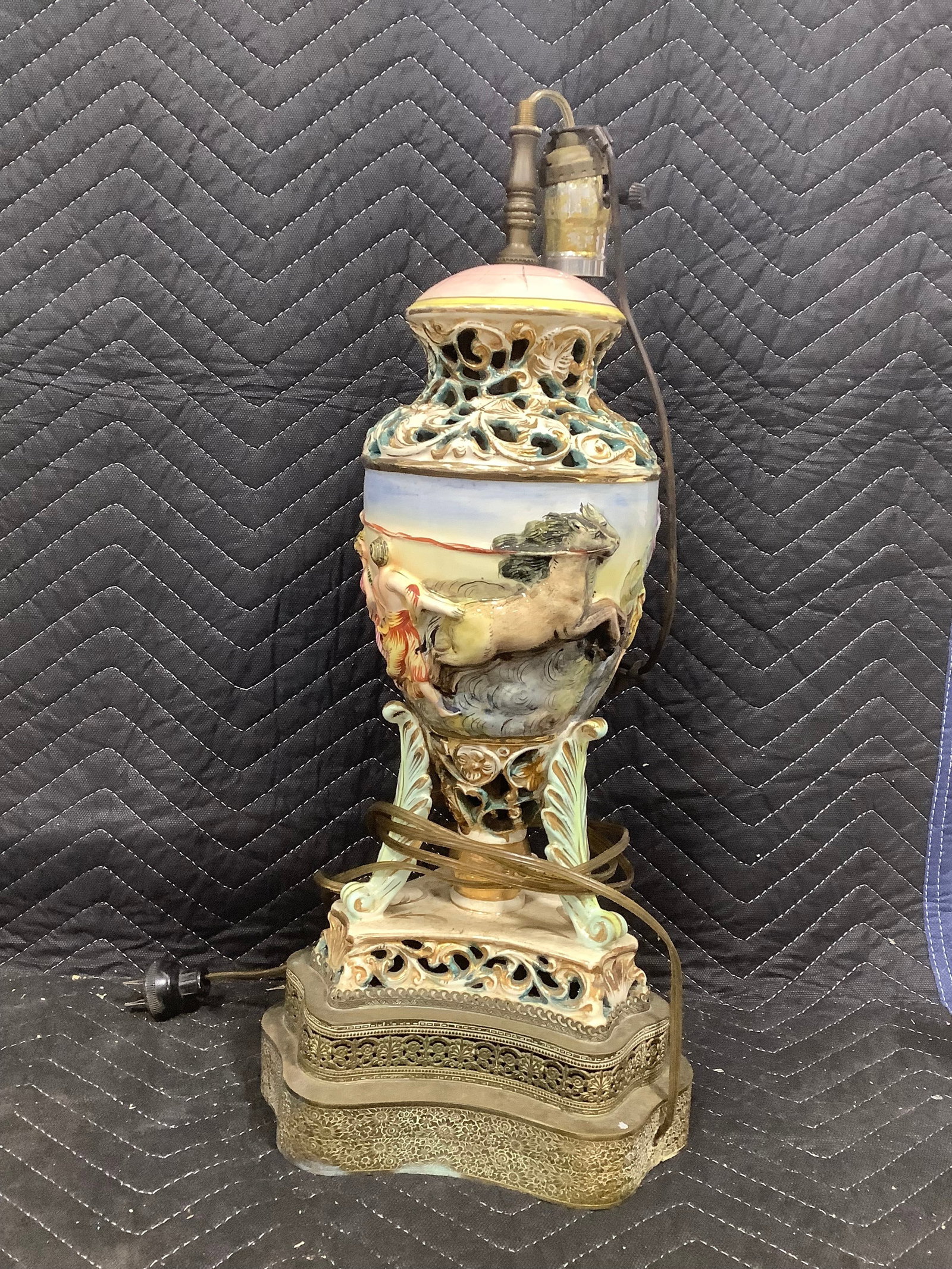Capodimonte porcelain table lamp(20in tall) (1 of 1)