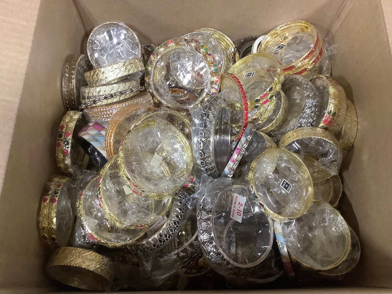 Lot of bangle bracelets: Lot of bangle bracelets