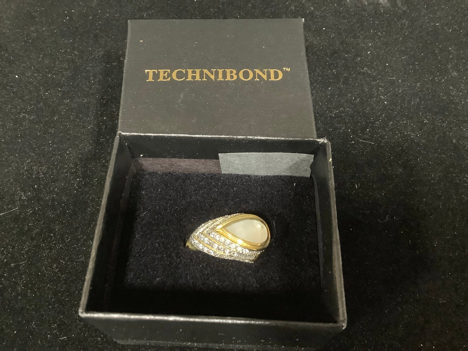 Technibond Mother of Pearl teardrop ring*new in package*(8): Technibond Mother of Pearl teardrop ring*new in package*(8)