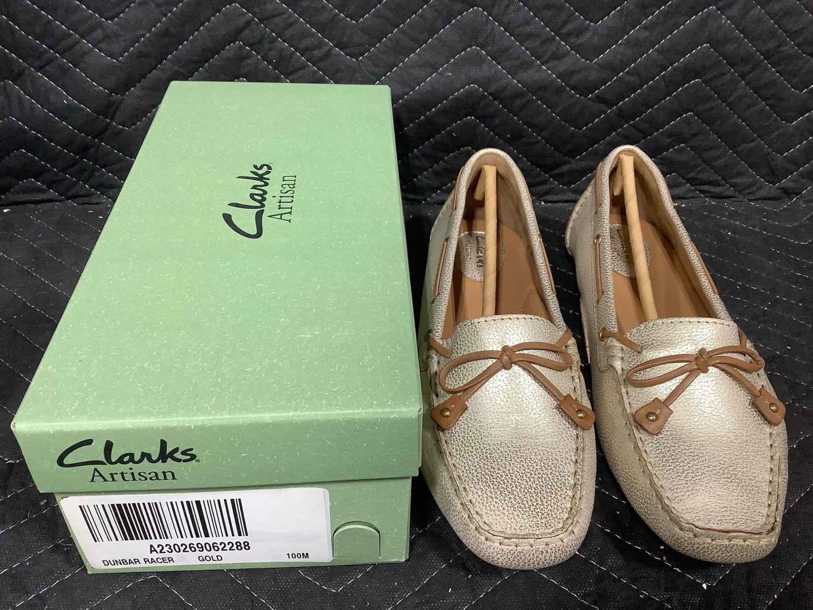 Clarks Artisan Dunbar racer leather driving gold moccasins new in package(size 10 Medium) (1 of 1)