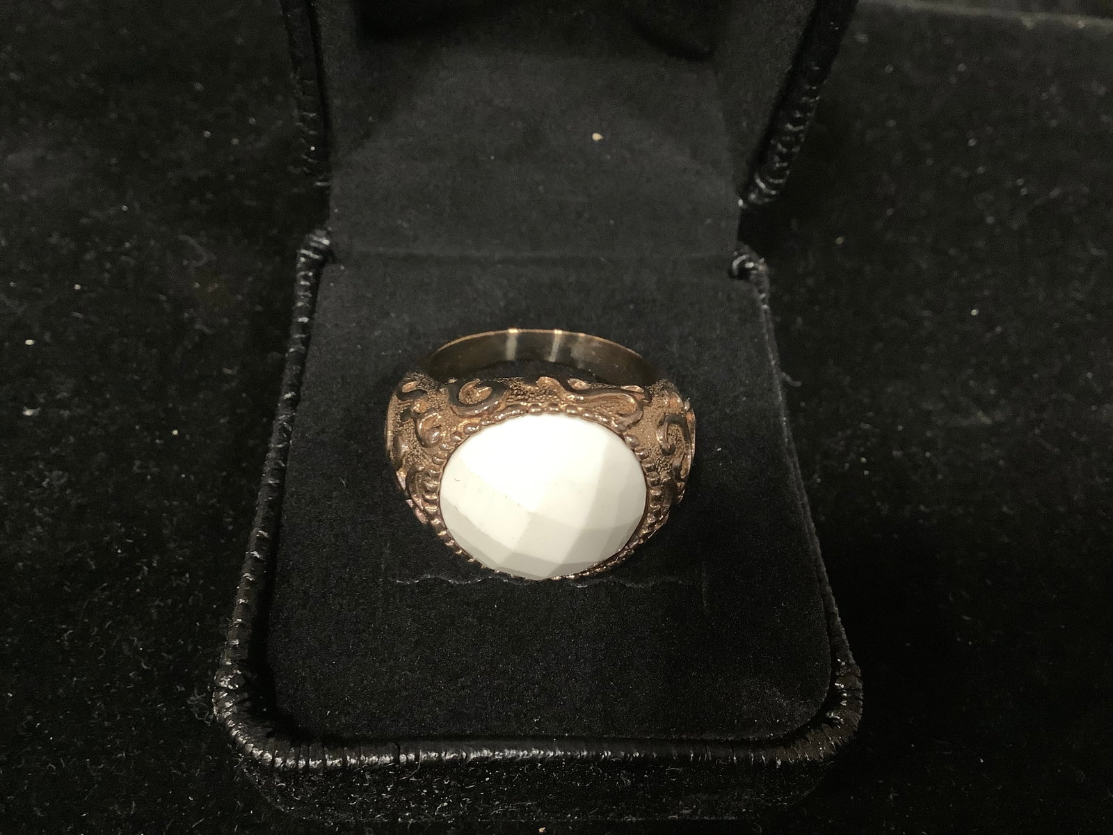 Bronzo d'Italia faceted white quartzite solitaire ring *new in package*(9): Bronzo d'Italia faceted white quartzite solitaire ring *new in package*(9)