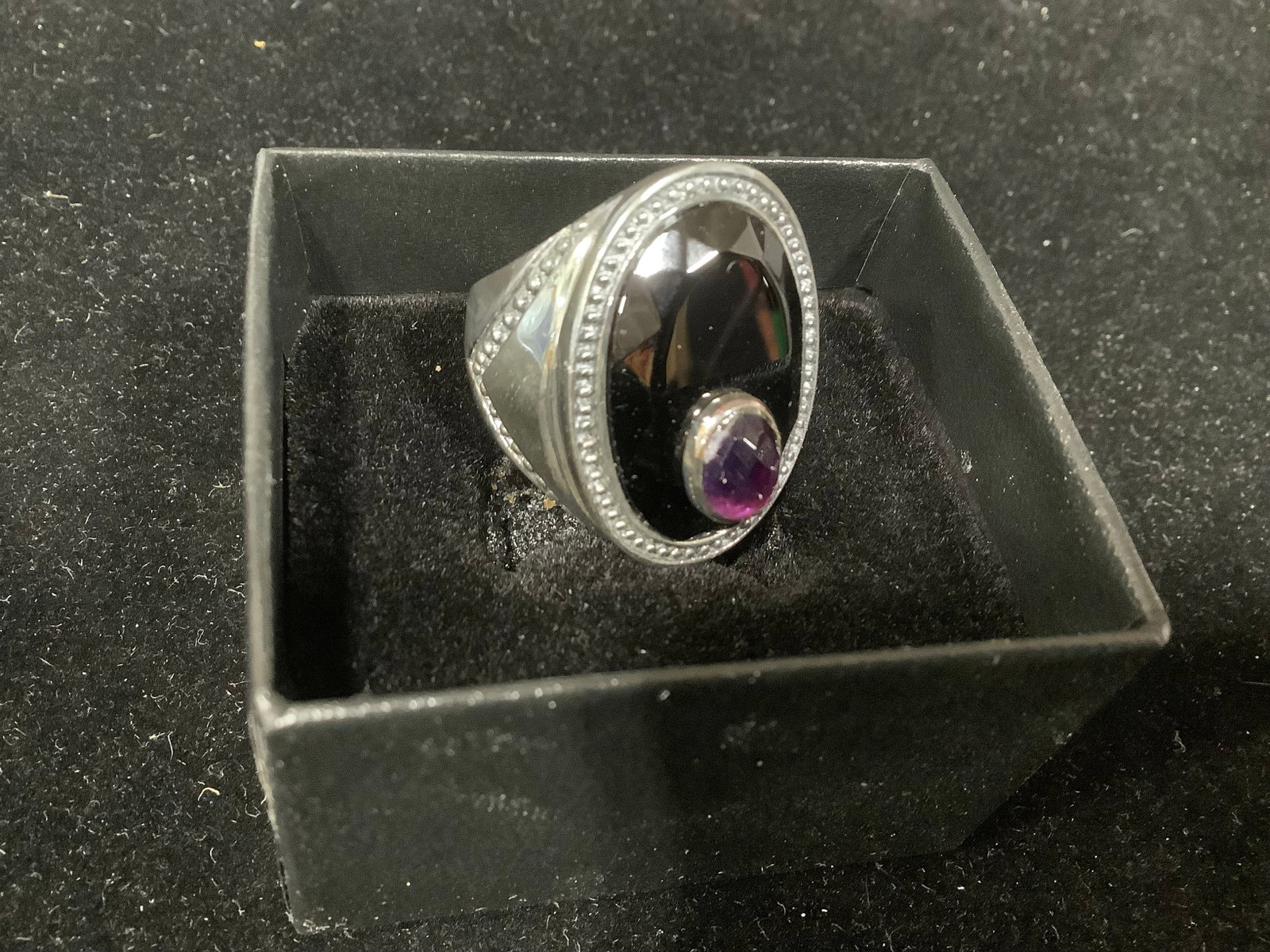 Black onyx/quartz oval ring*new in package*(8): Black onyx/quartz oval ring*new in package*(8)
