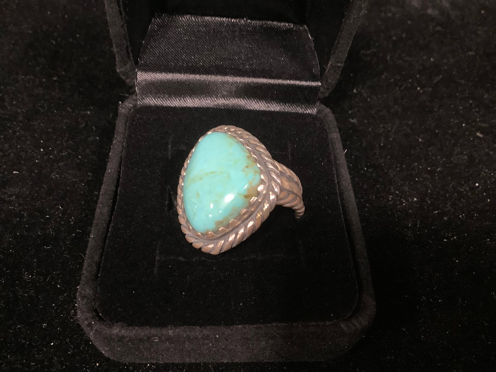 Sterling kingman turquoise freeform shape ring*new in package*(9): Sterling kingman turquoise freeform shape ring*new in package*(9)