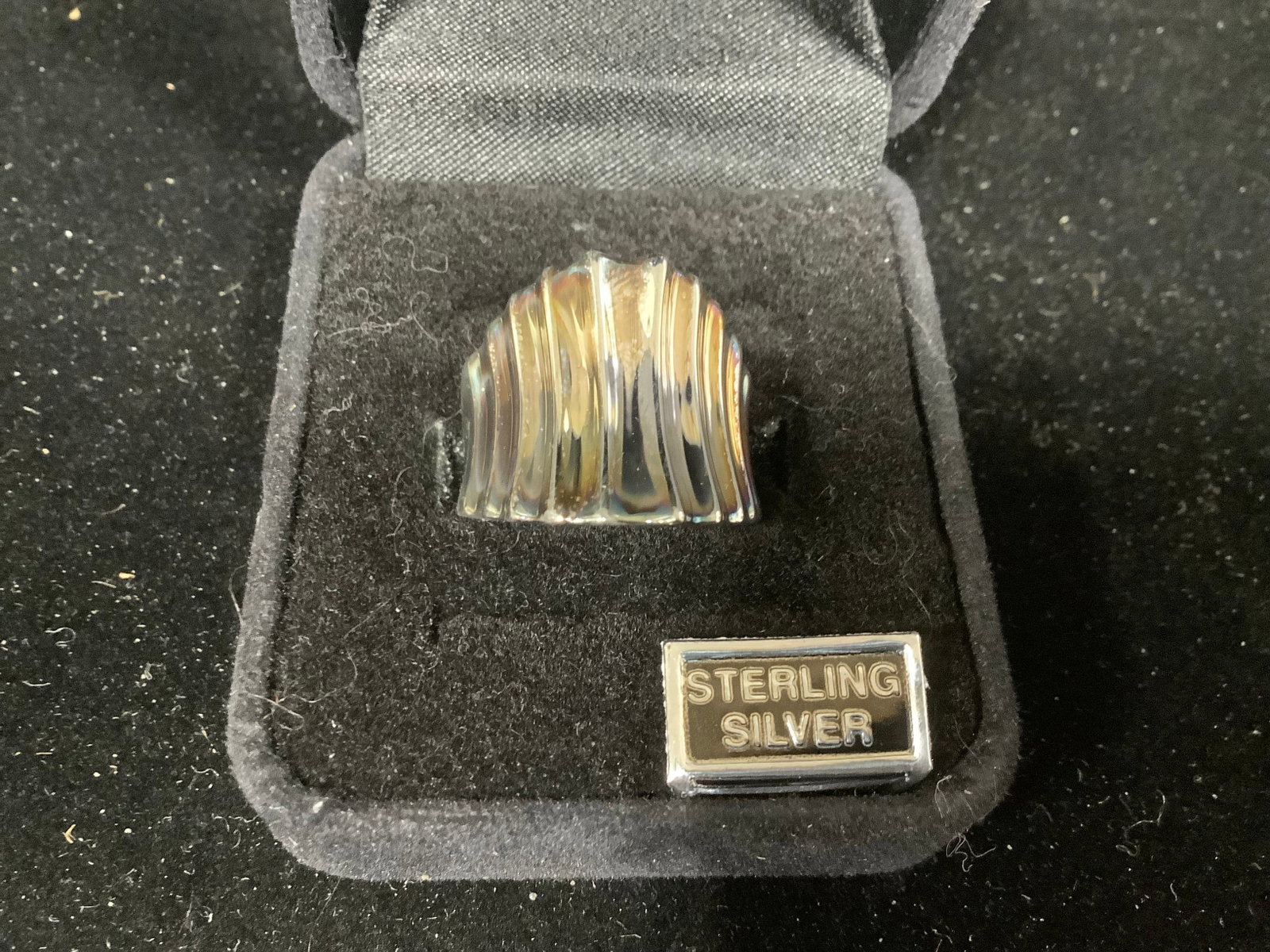 Sterling bold graduated ribbed ring *new in package*(8): Sterling bold graduated ribbed ring *new in package*(8)