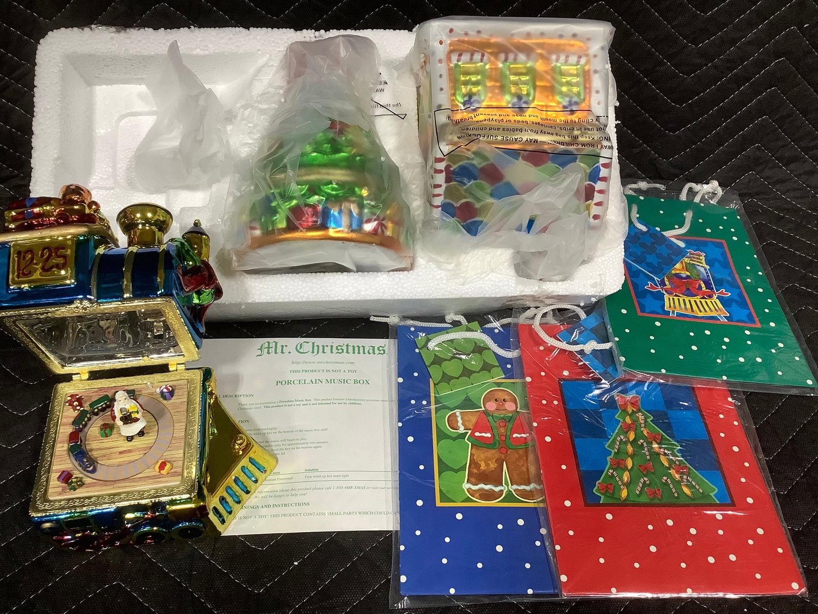 Mr. Christmas set of porcelain music boxes with animated scene*new in package*: Mr. Christmas set of porcelain music boxes with animated scene*new in package*