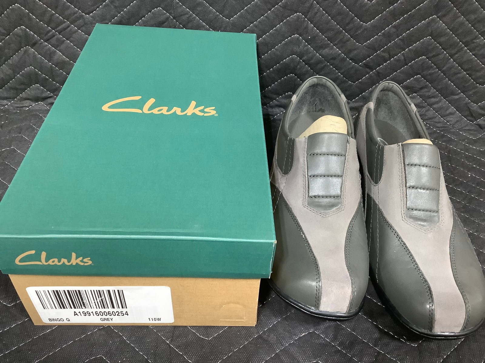Clarks bendables bingo leather & nubuck front gored grey shoes*new in package*(11 wide): Clarks bendables bingo leather & nubuck front gored grey shoes*new in package*(11 wide)