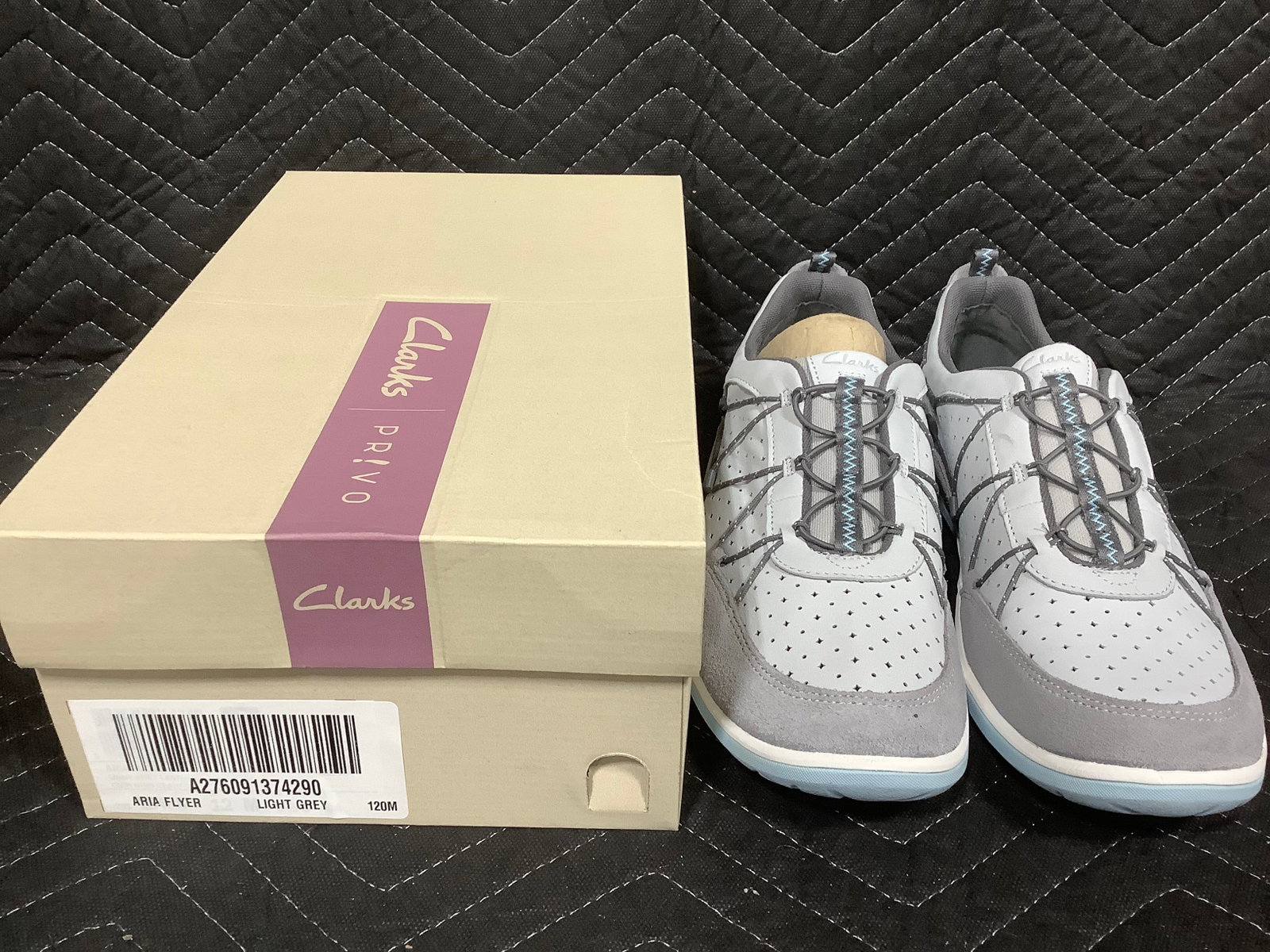 Clarks outdoor leather bungee light grey lace up sneakers*new in package(12 medium) (1 of 1)