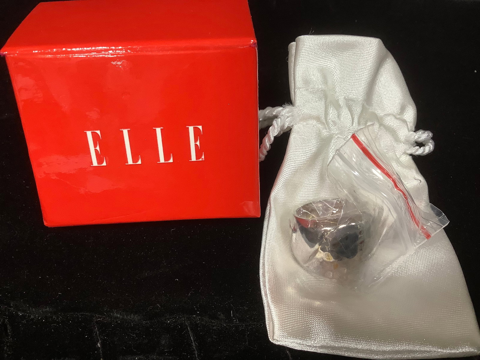 Elle sterling hammered ring*new in package*(8): Elle sterling hammered ring*new in package*(8)