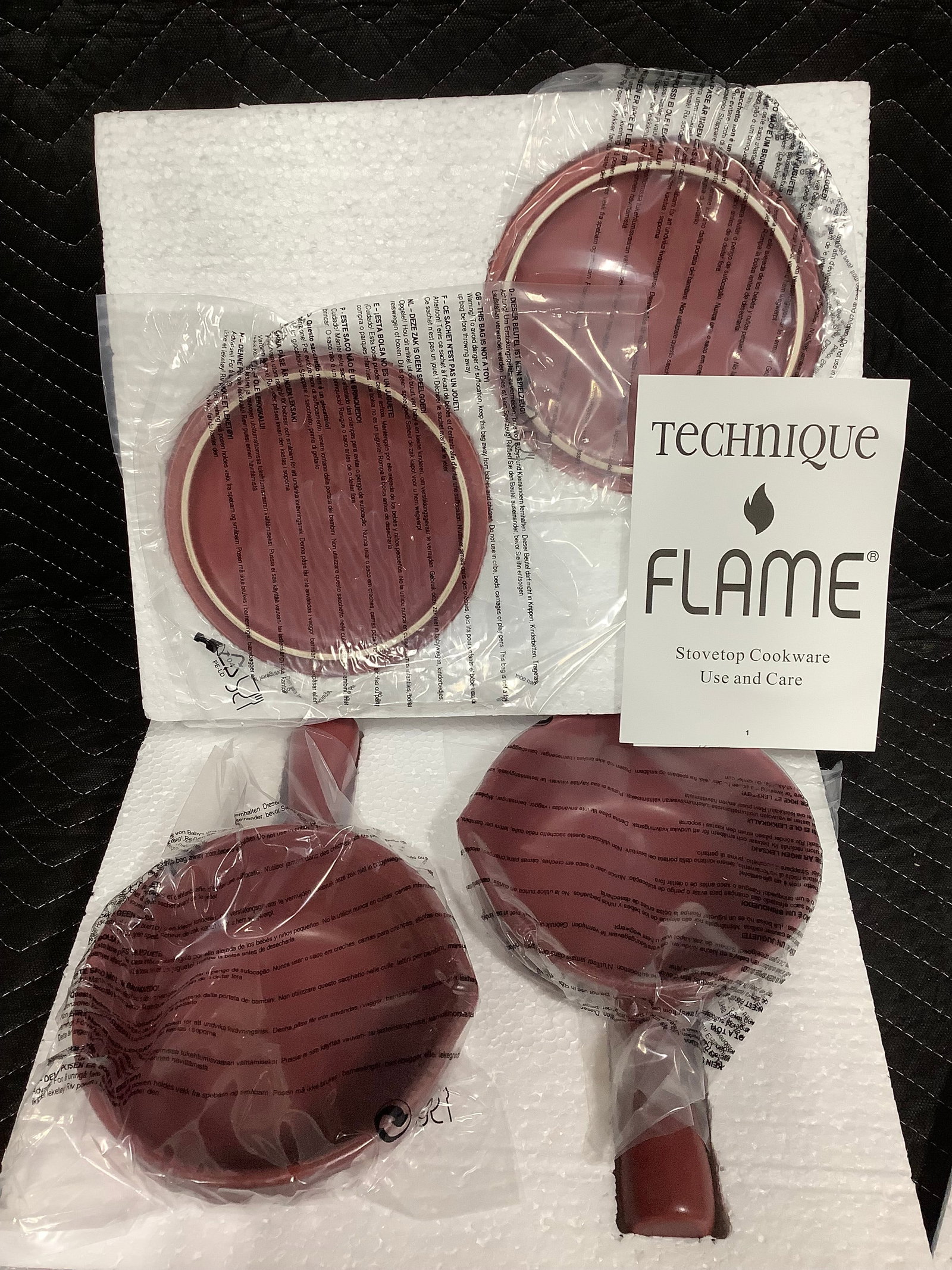 Technique flame set bowls with pour spouts and lids*new in package* (1 of 1)
