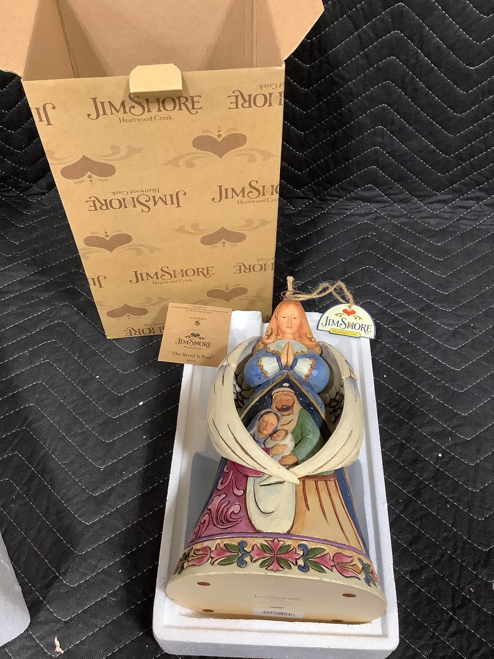 Jim Shore Angel with wings around holy family collectible(10in tall)*new in package* (1 of 1)