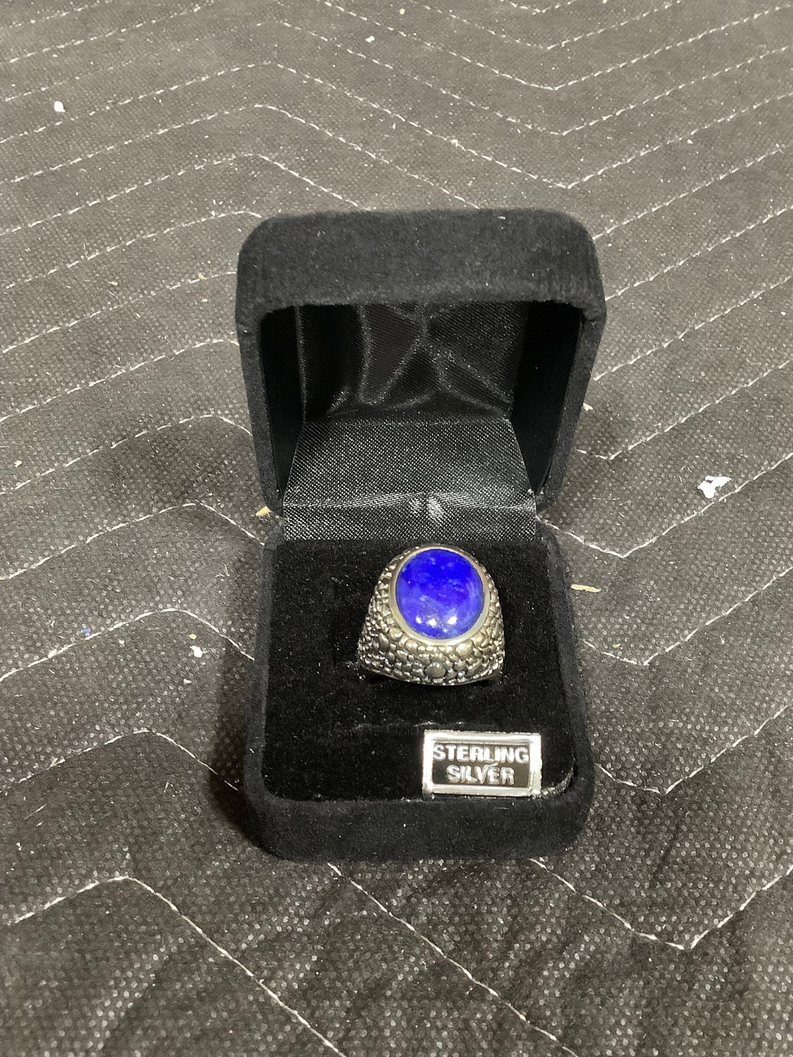 Sterling oval cabochon gemstone cobblestone lapis ring(8): Sterling oval cabochon gemstone cobblestone lapis ring(8)