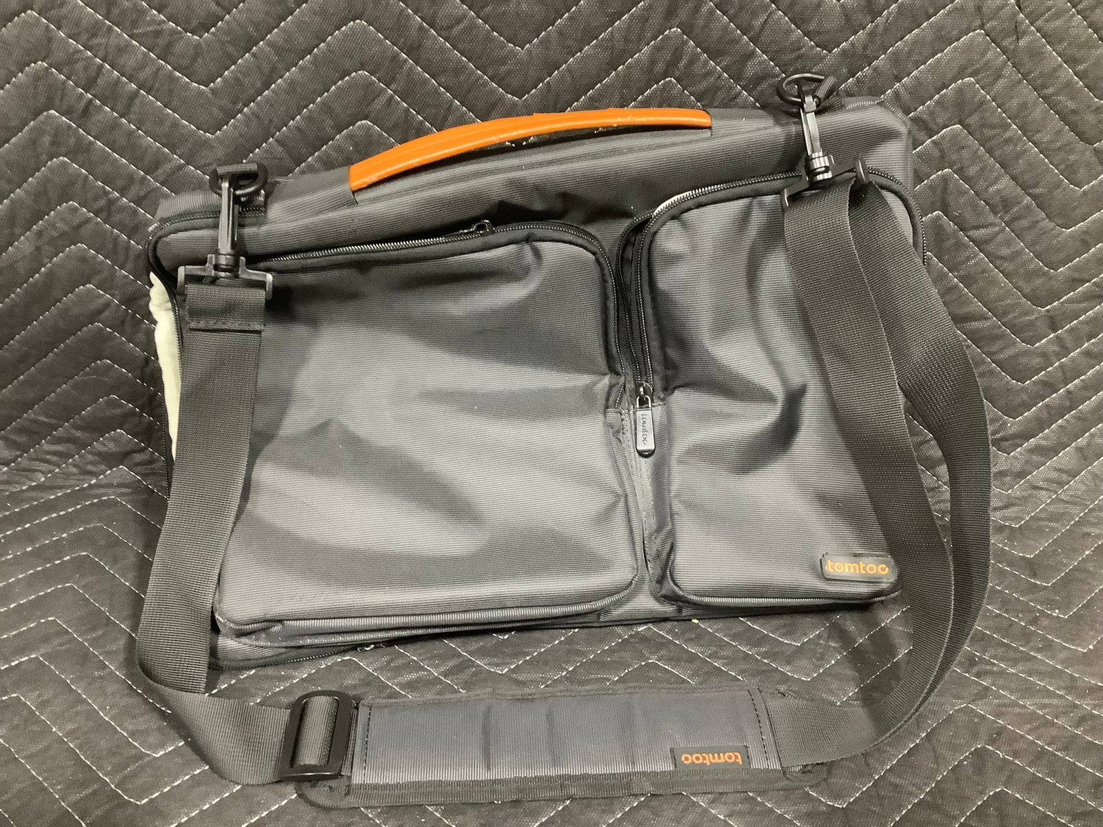 TomToc computer bag sleeve with strap(11inx16in): TomToc computer bag sleeve with strap(11inx16in)