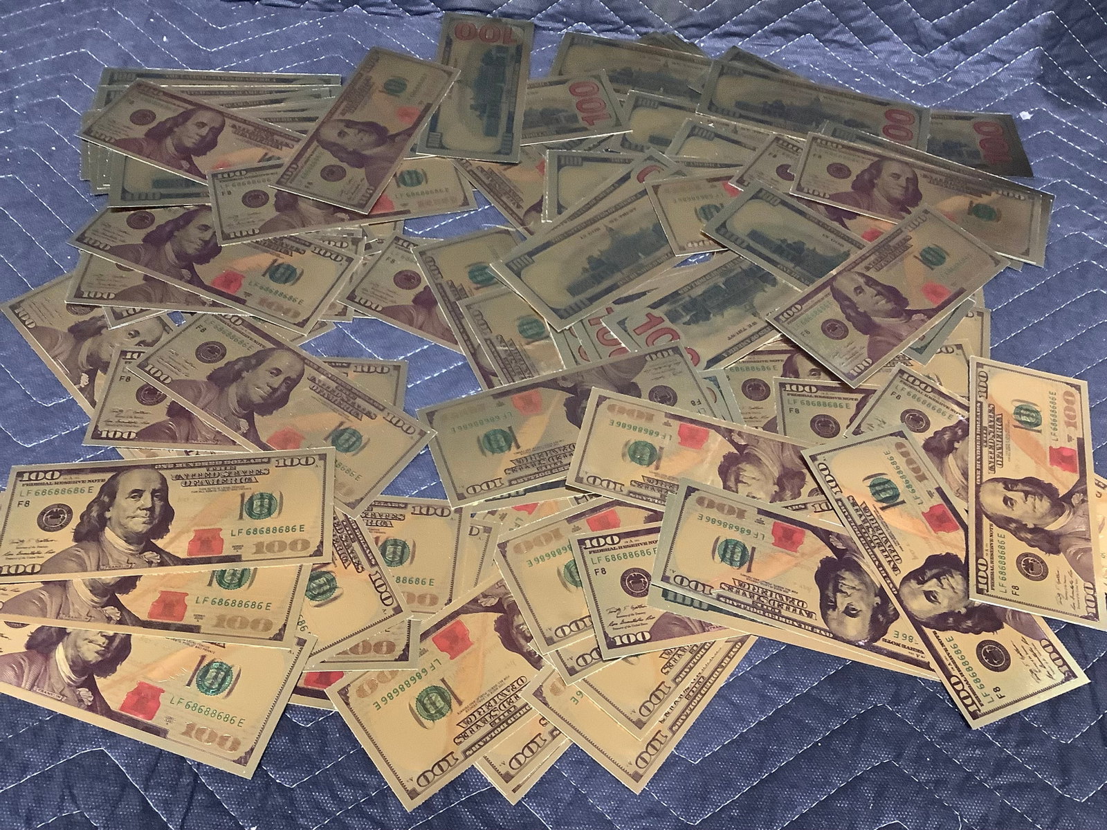 Gold foil replica banknotes: Gold foil replica banknotes