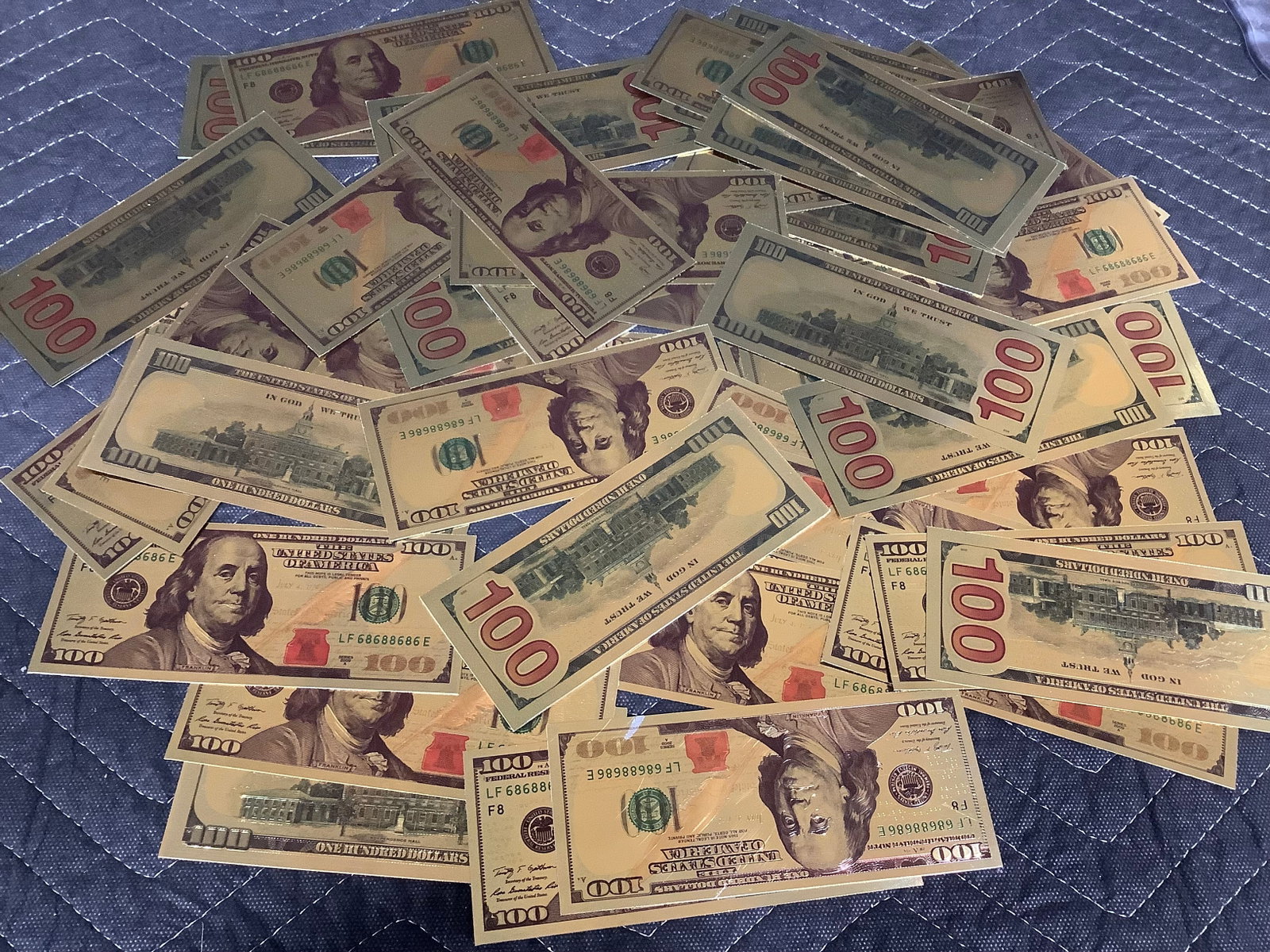 Gold foil replica banknotes: Gold foil replica banknotes