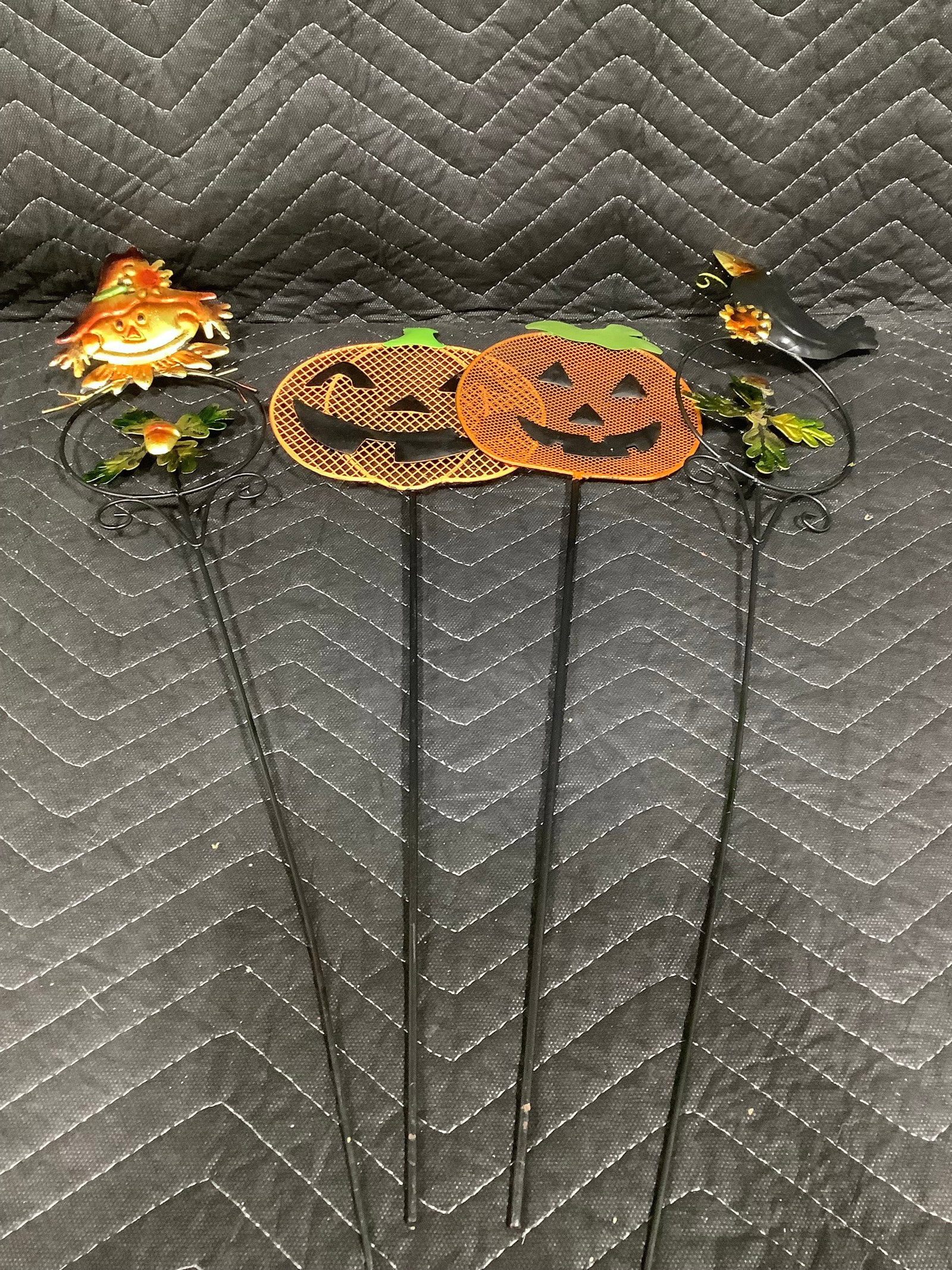 Autumn/halloween theme indoor/outdoor metal garden stakes (1 of 1)