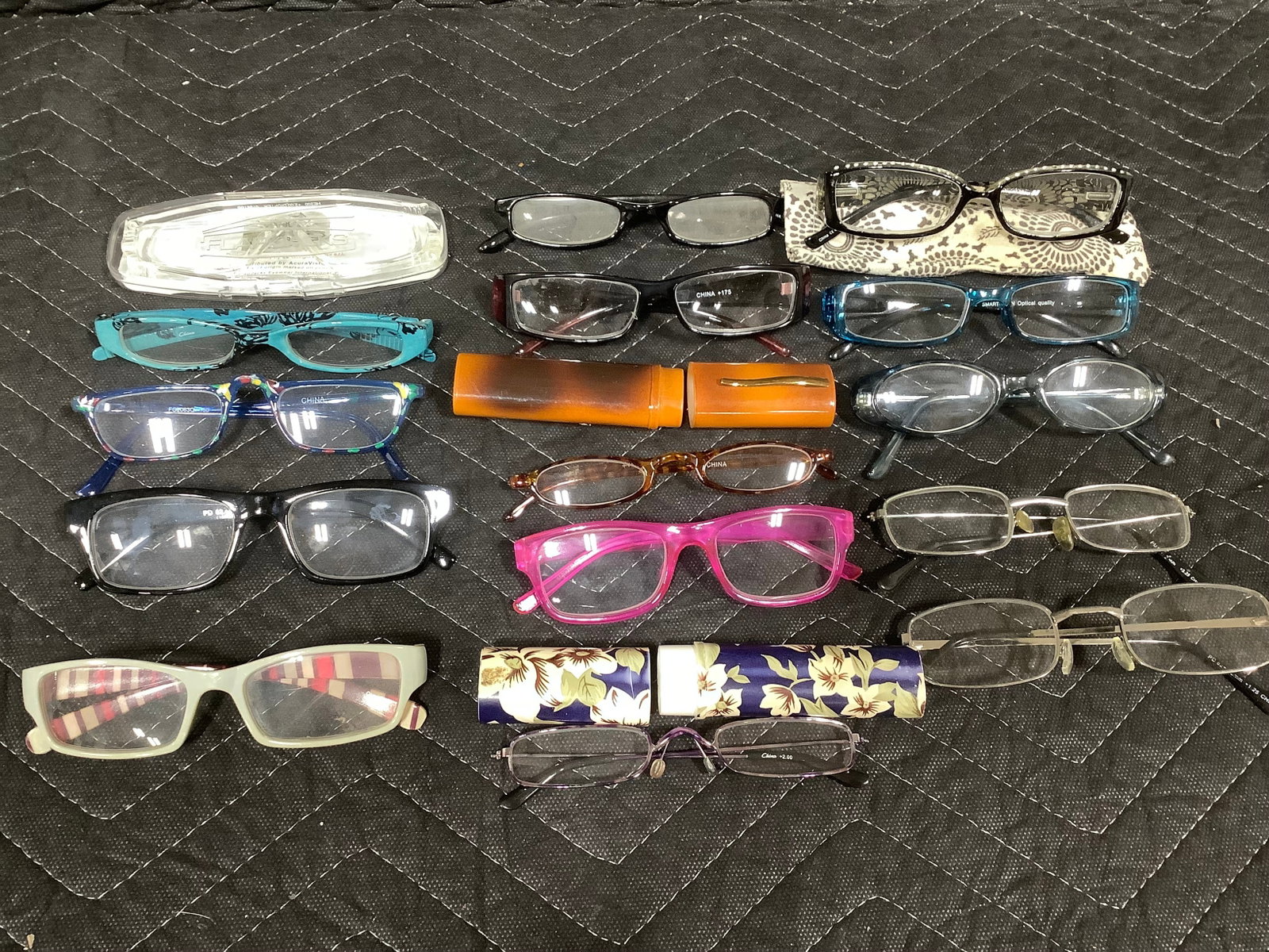 Reading glasses (1 of 1)